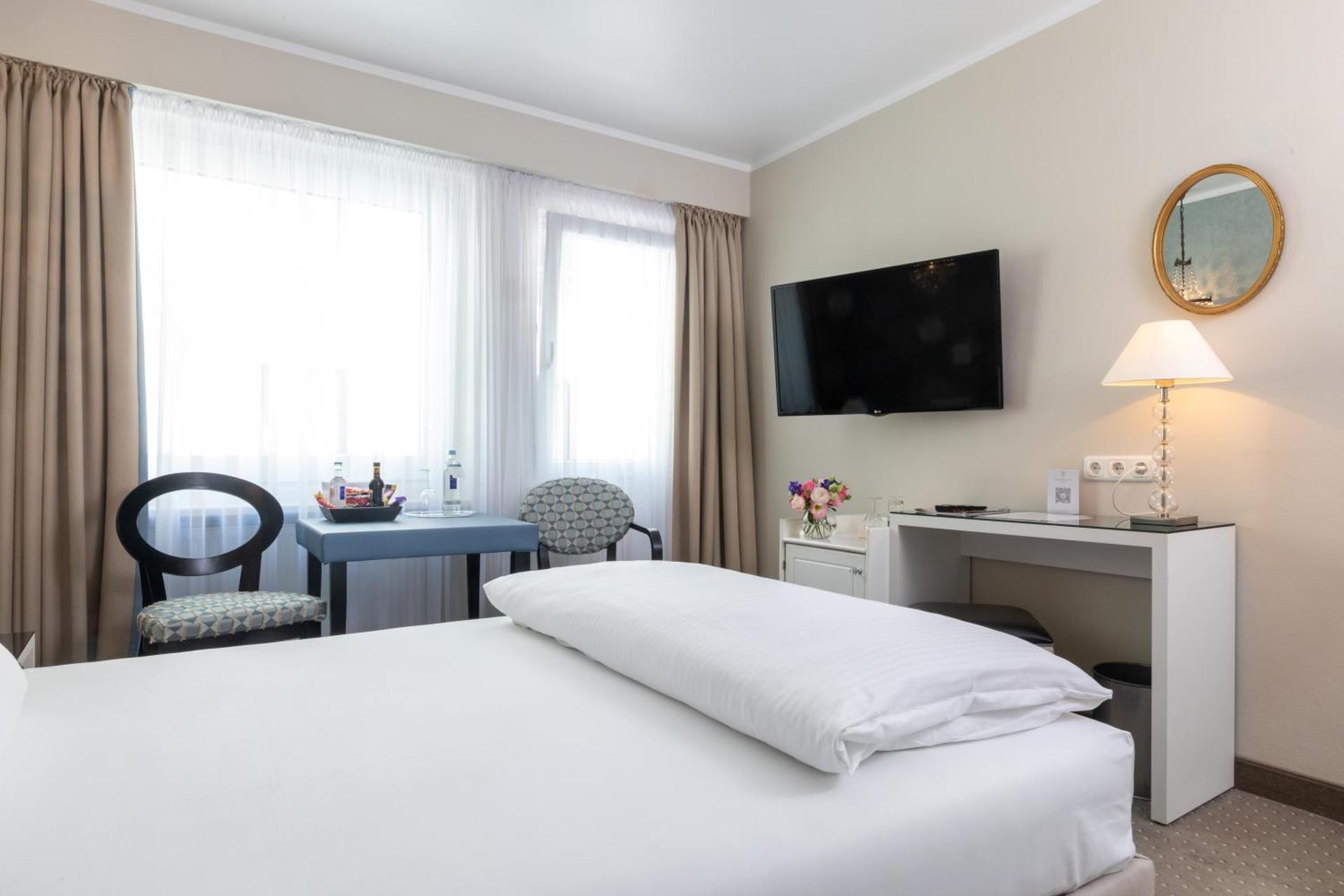 Hotel an der Oper - Photo 56