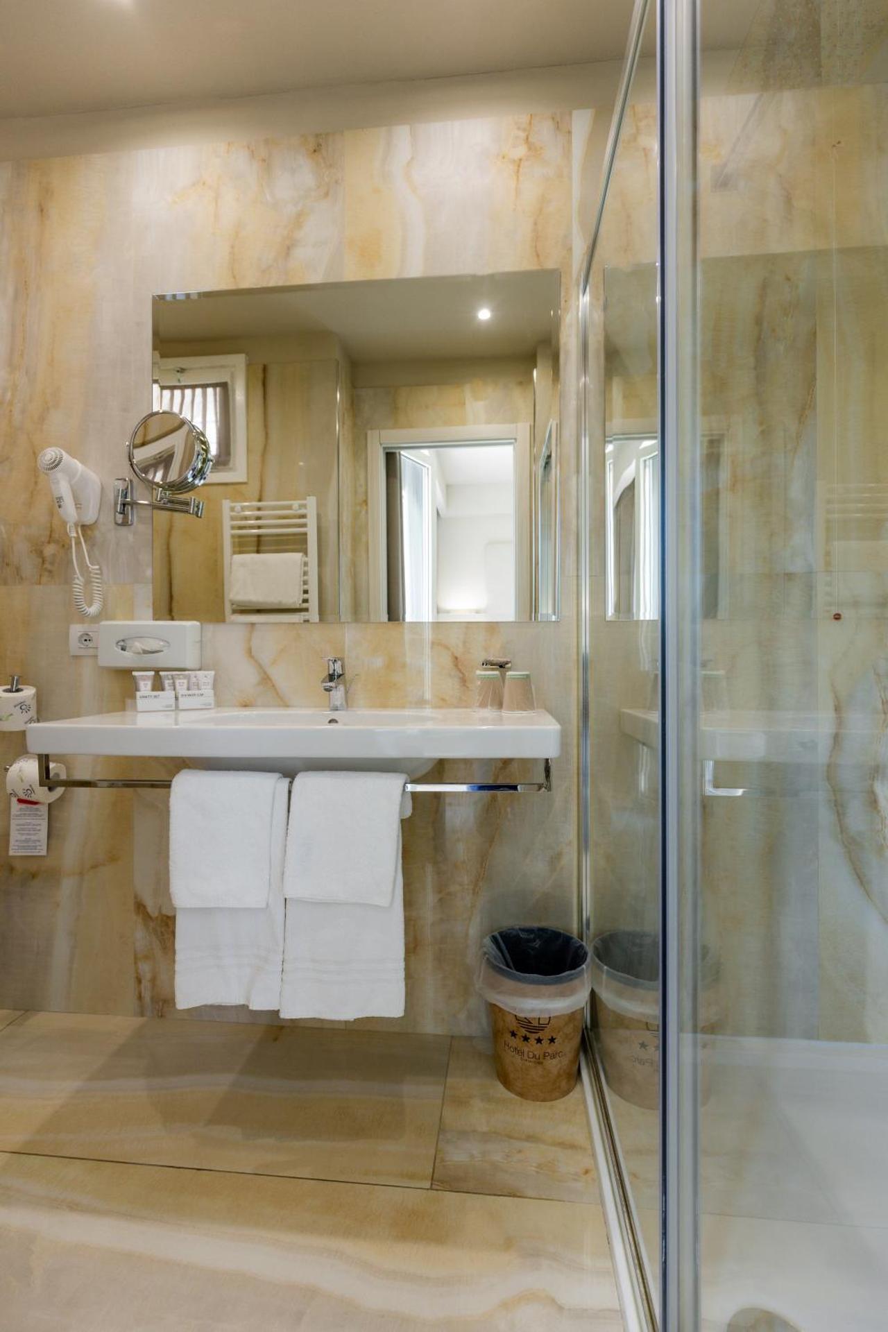 Hotel Du Parc - Photo 15
