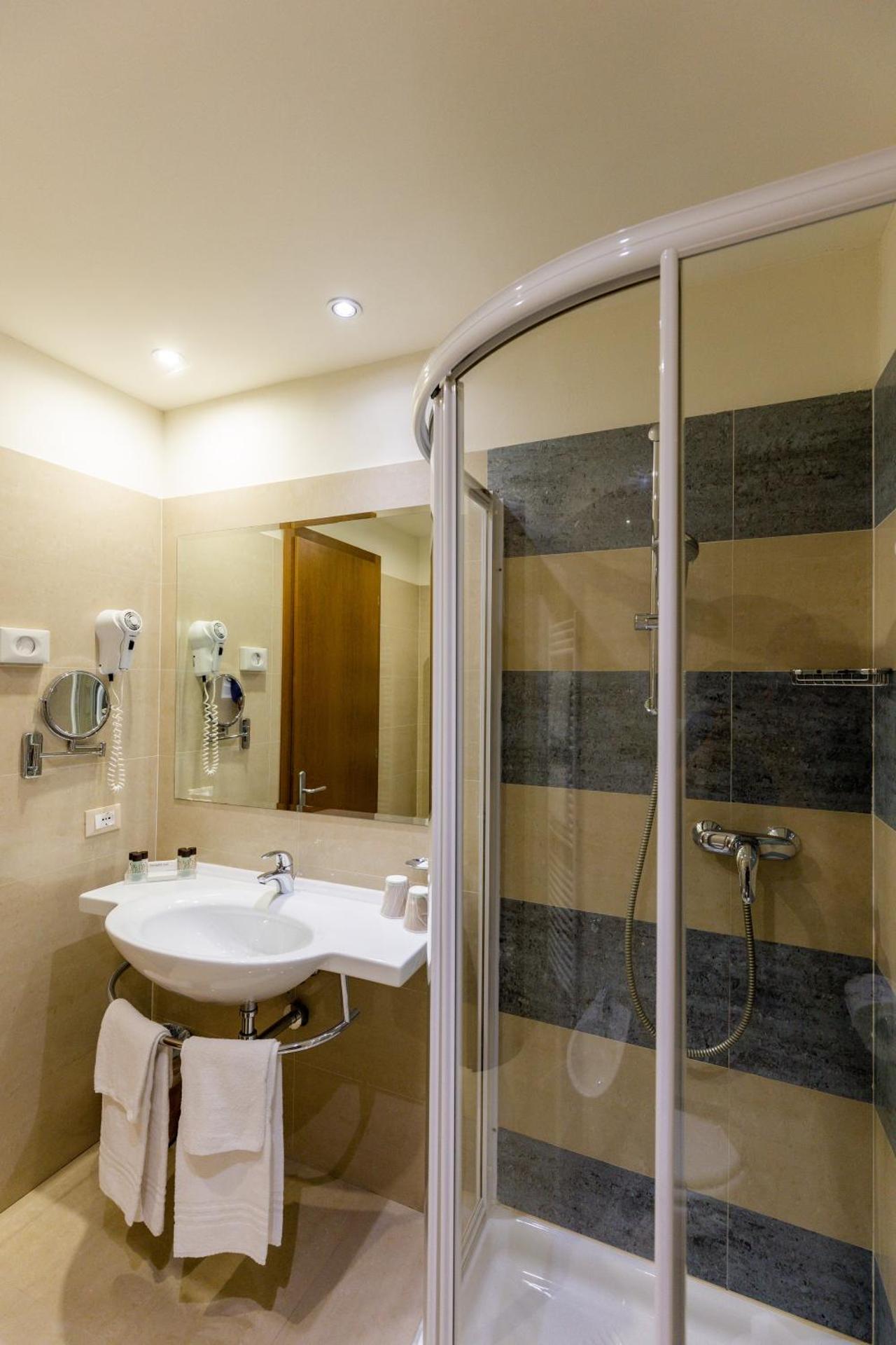 Hotel Du Parc - Photo 29