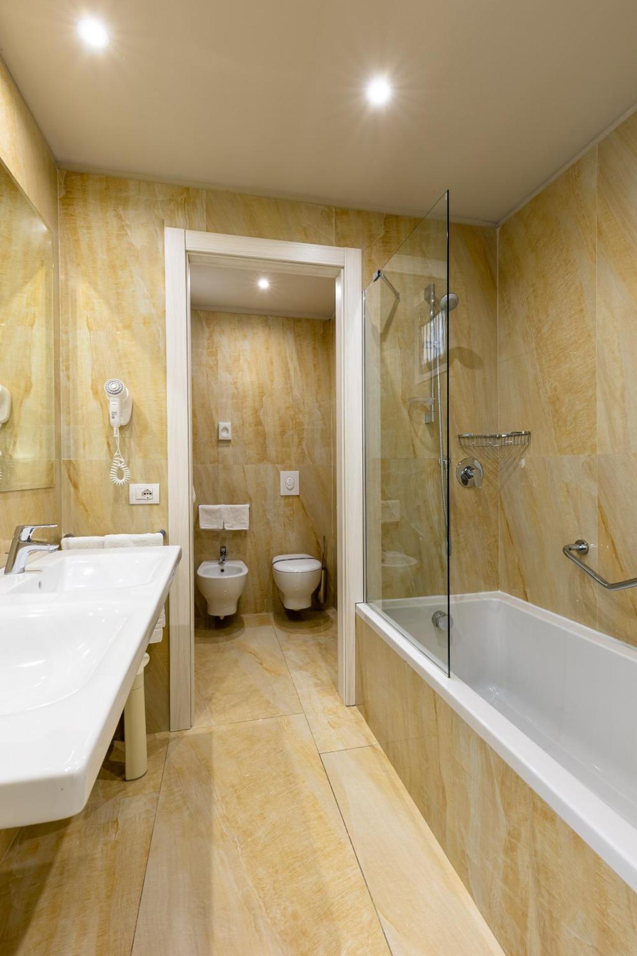 Hotel Du Parc - Photo 52