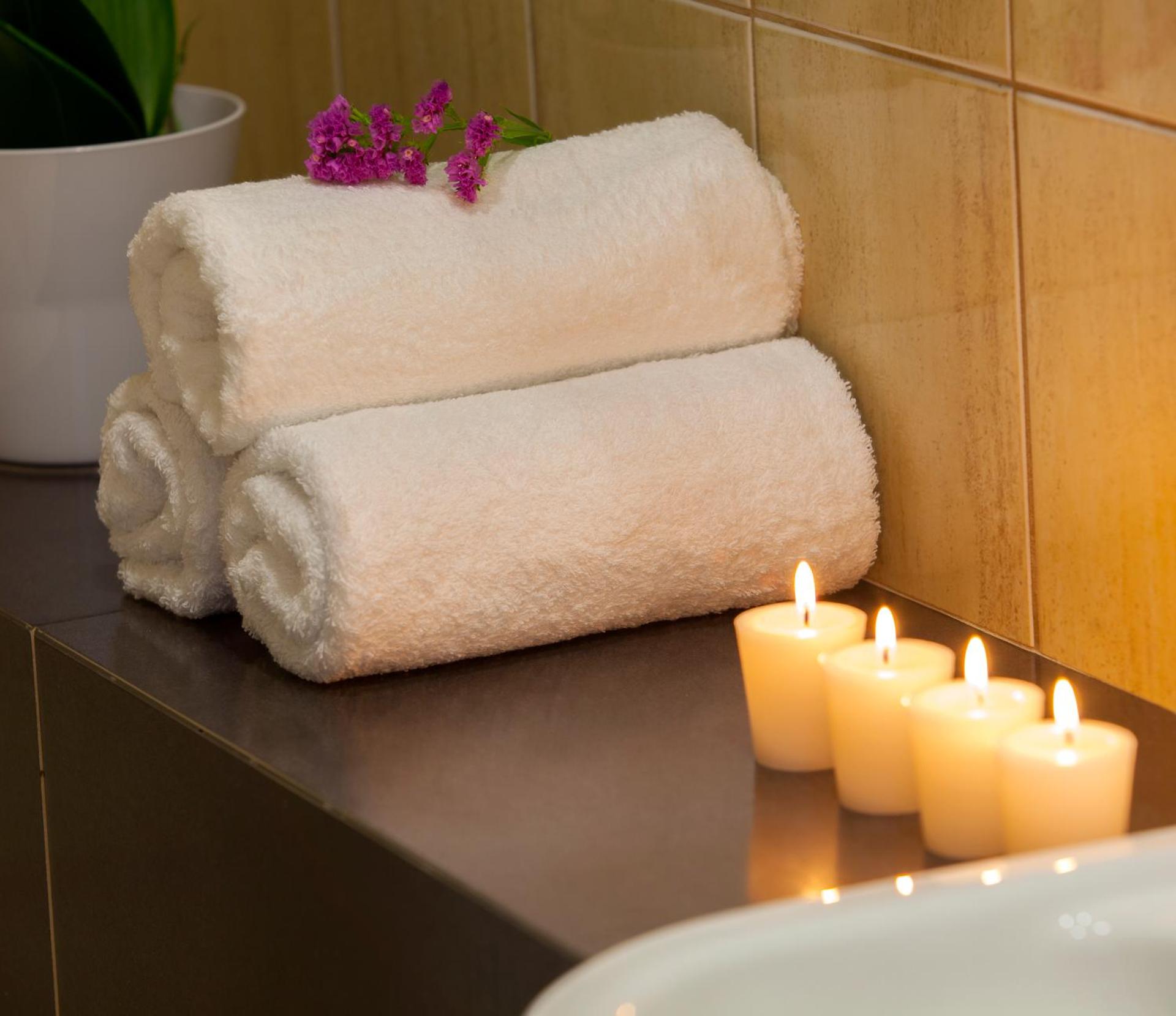 Queens Bay Hotel - Photo 58