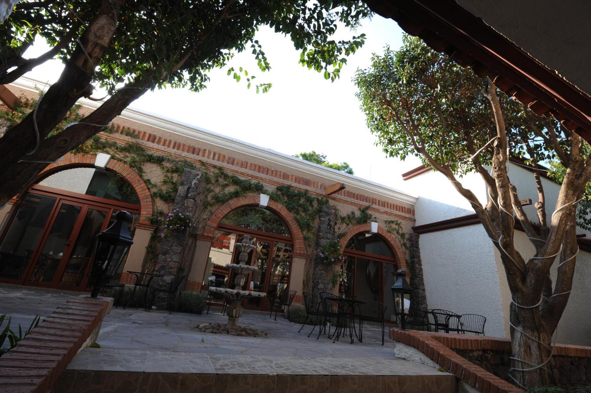 Imperio De Angeles - Photo 111