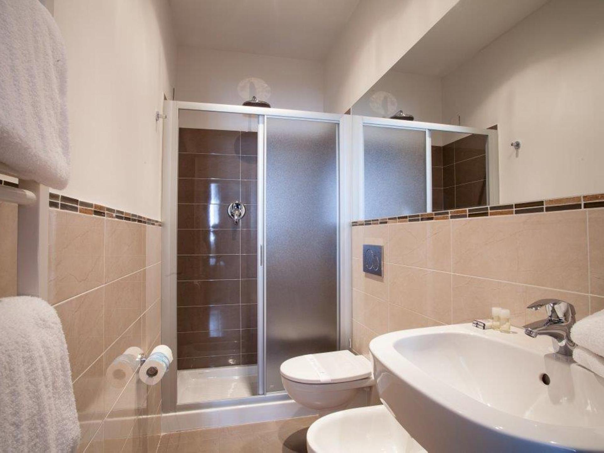 Hotel Astoria - Photo 53