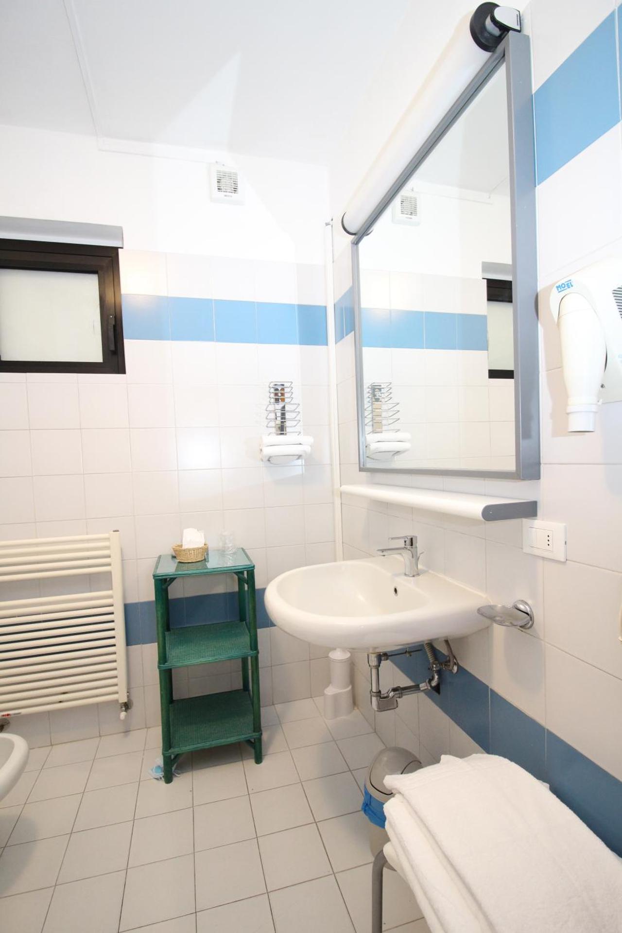 Hotel Croce Di Malta - Photo 35