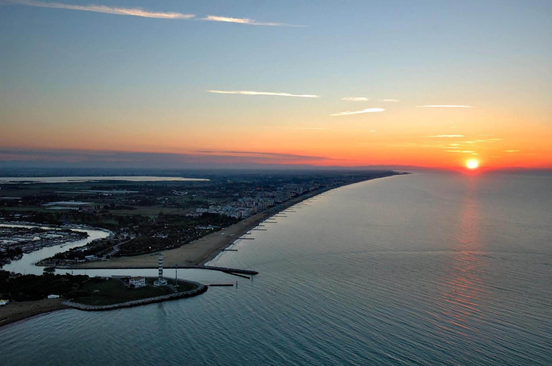 Hotel Orient & Pacific - Photo 4