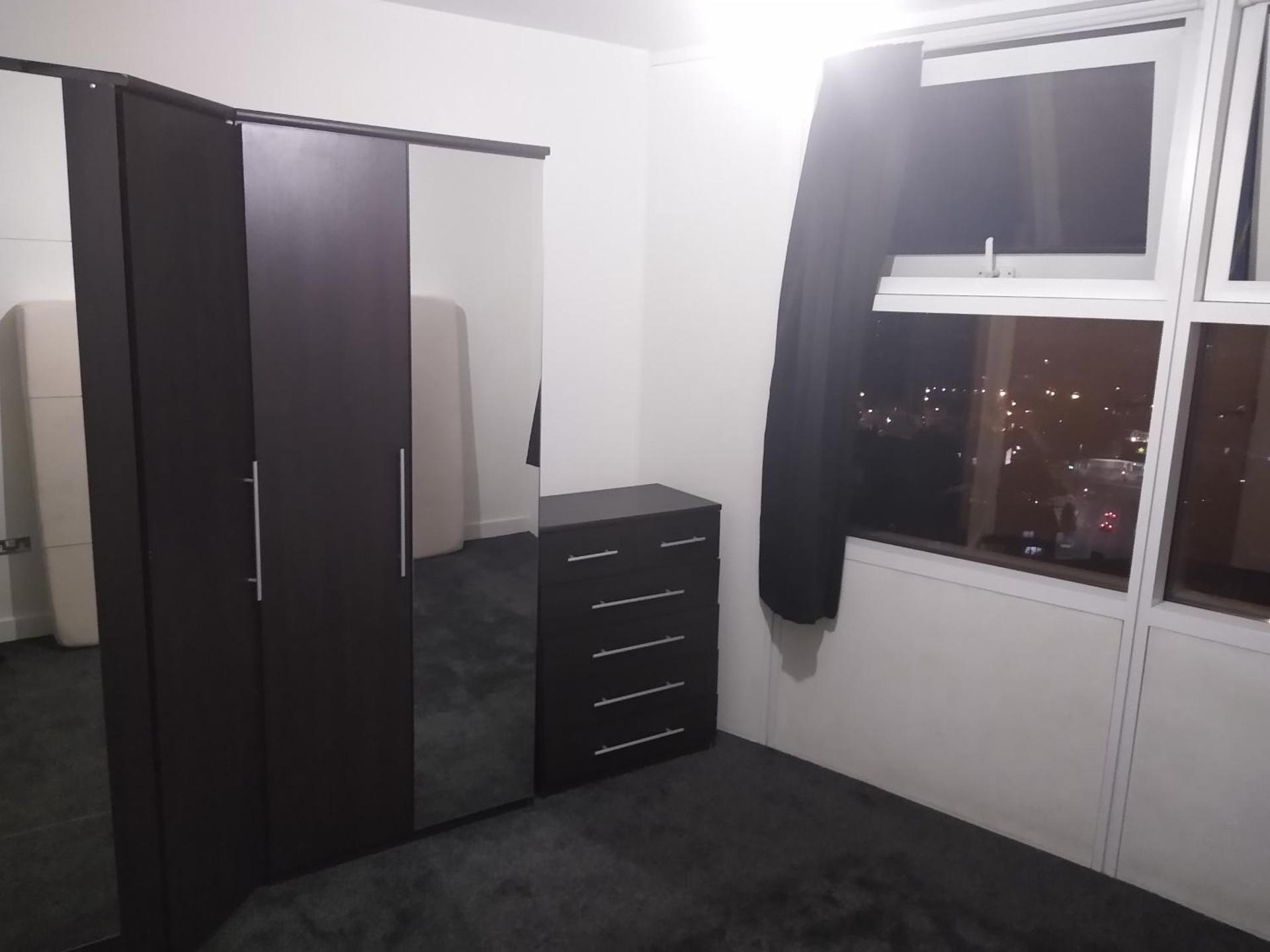 Room in Luxurious Penthouse Apartment - Photo 13