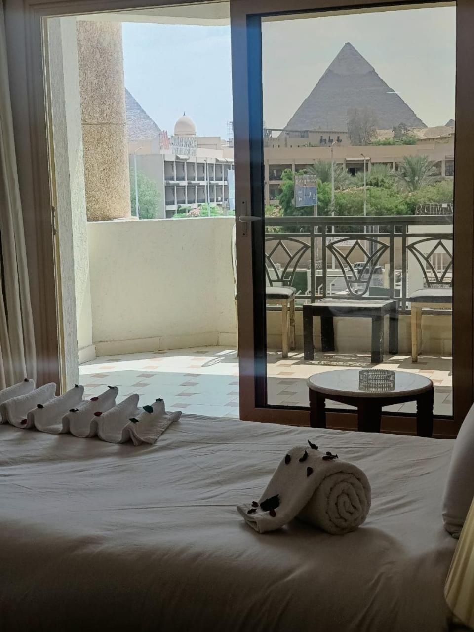 Superior Single Room with Pyramids View