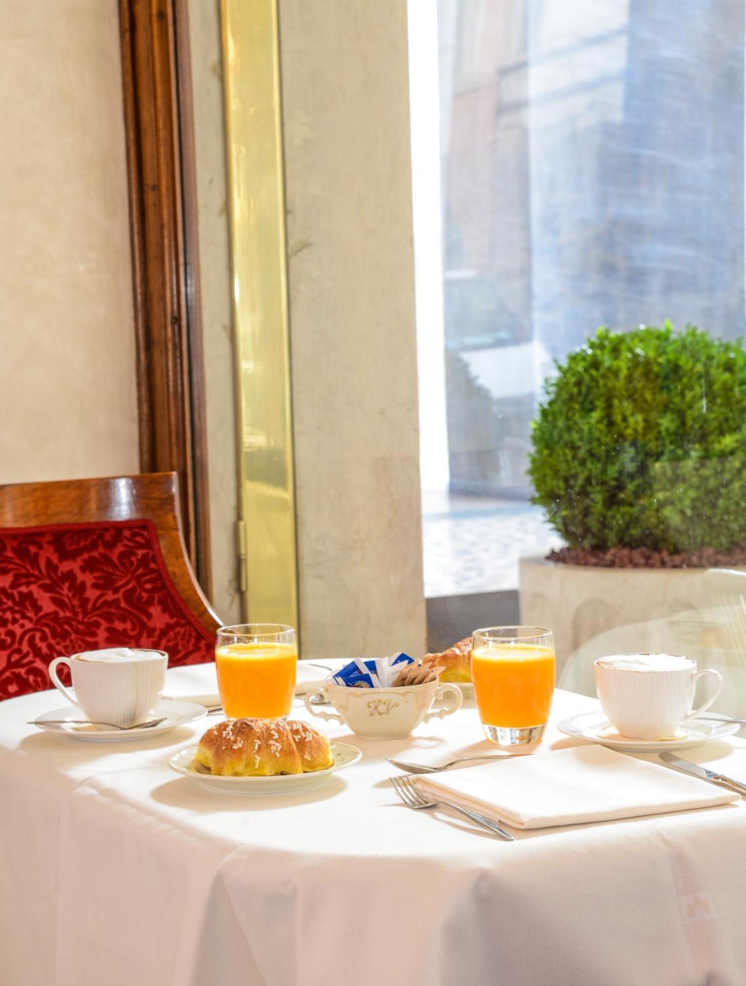 Hotel Vittoria - Photo 27