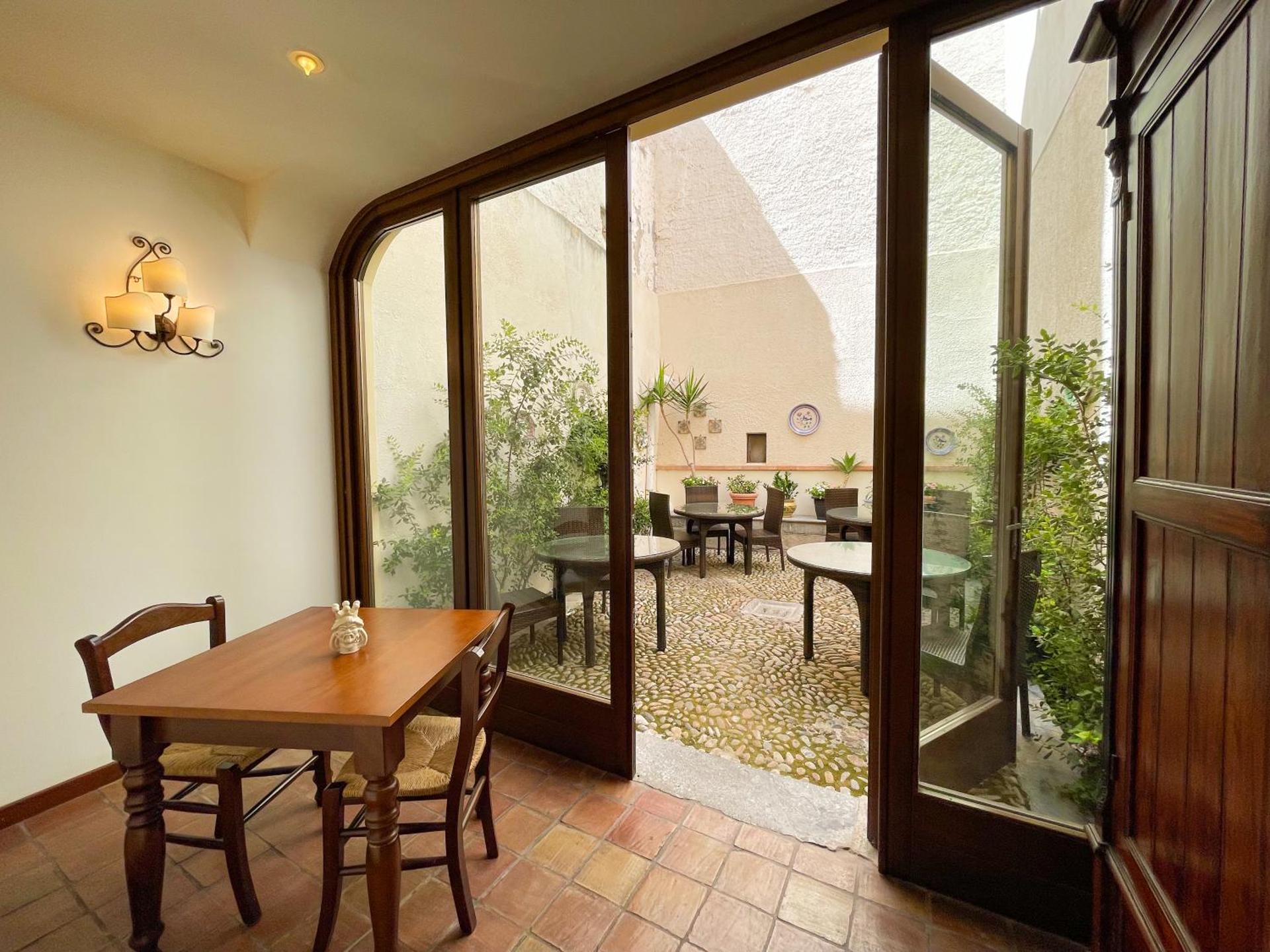 Hotel La Plumeria - Photo 36