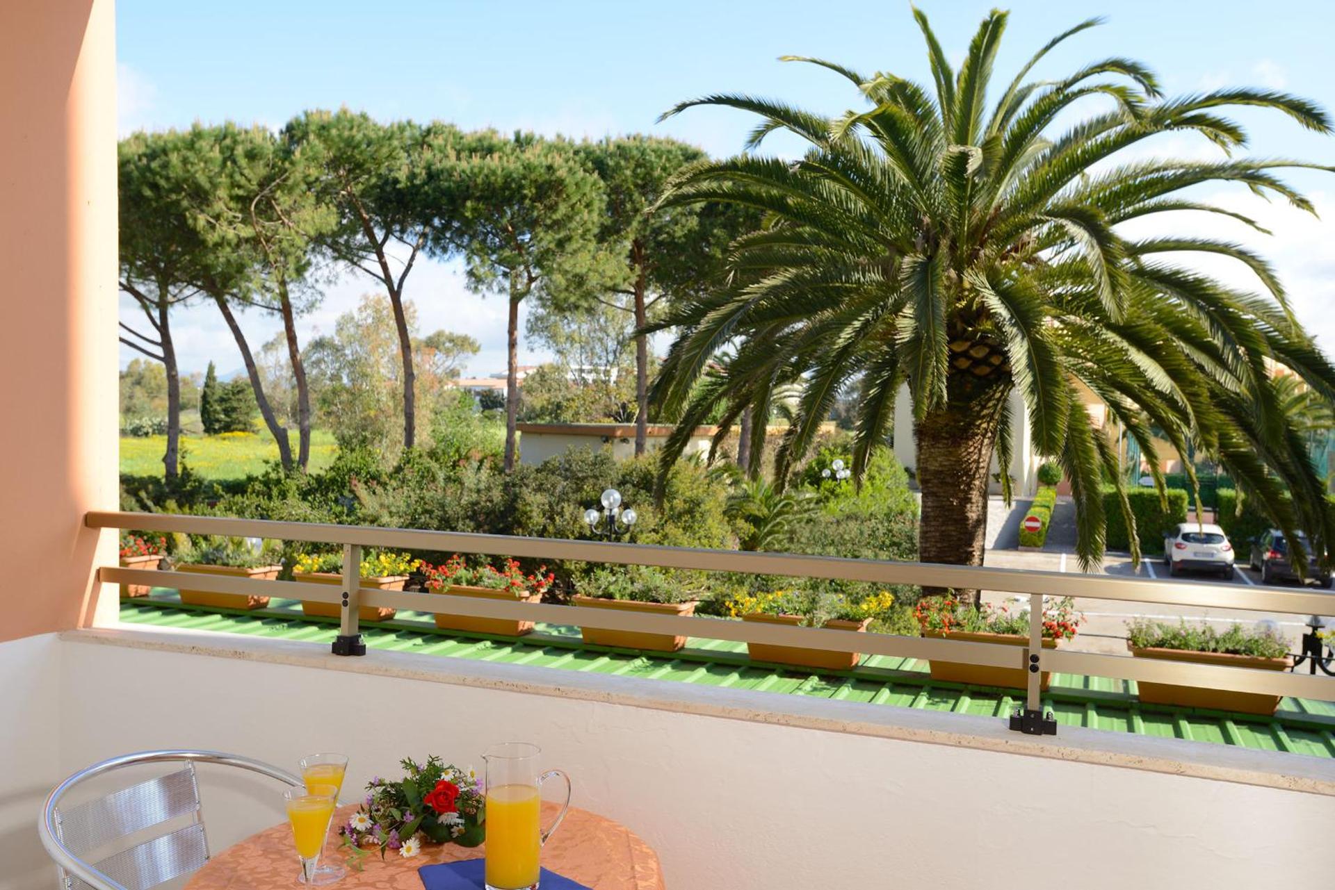 Hotel Oasis - Photo 27