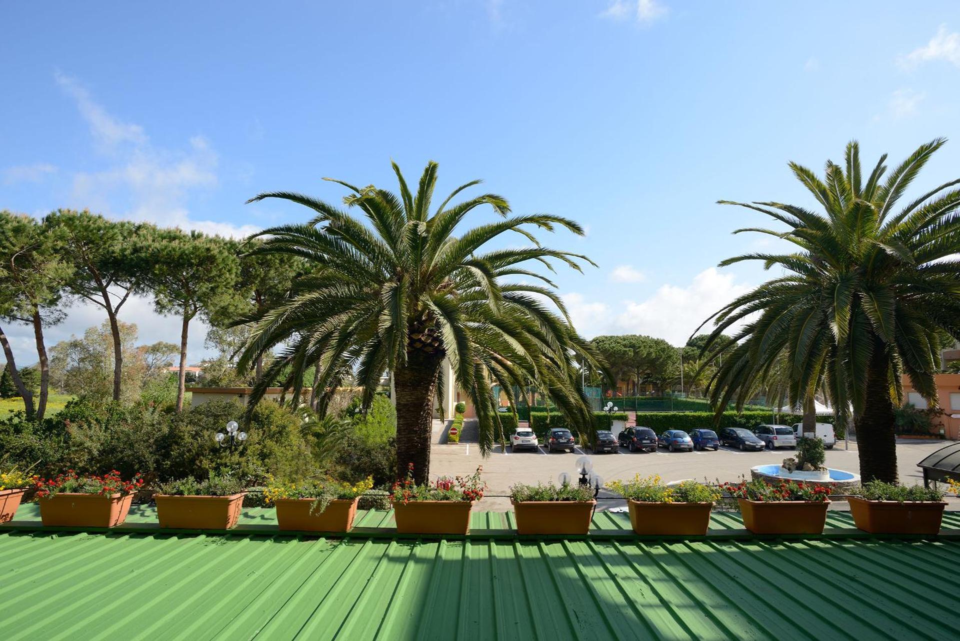 Hotel Oasis - Photo 26