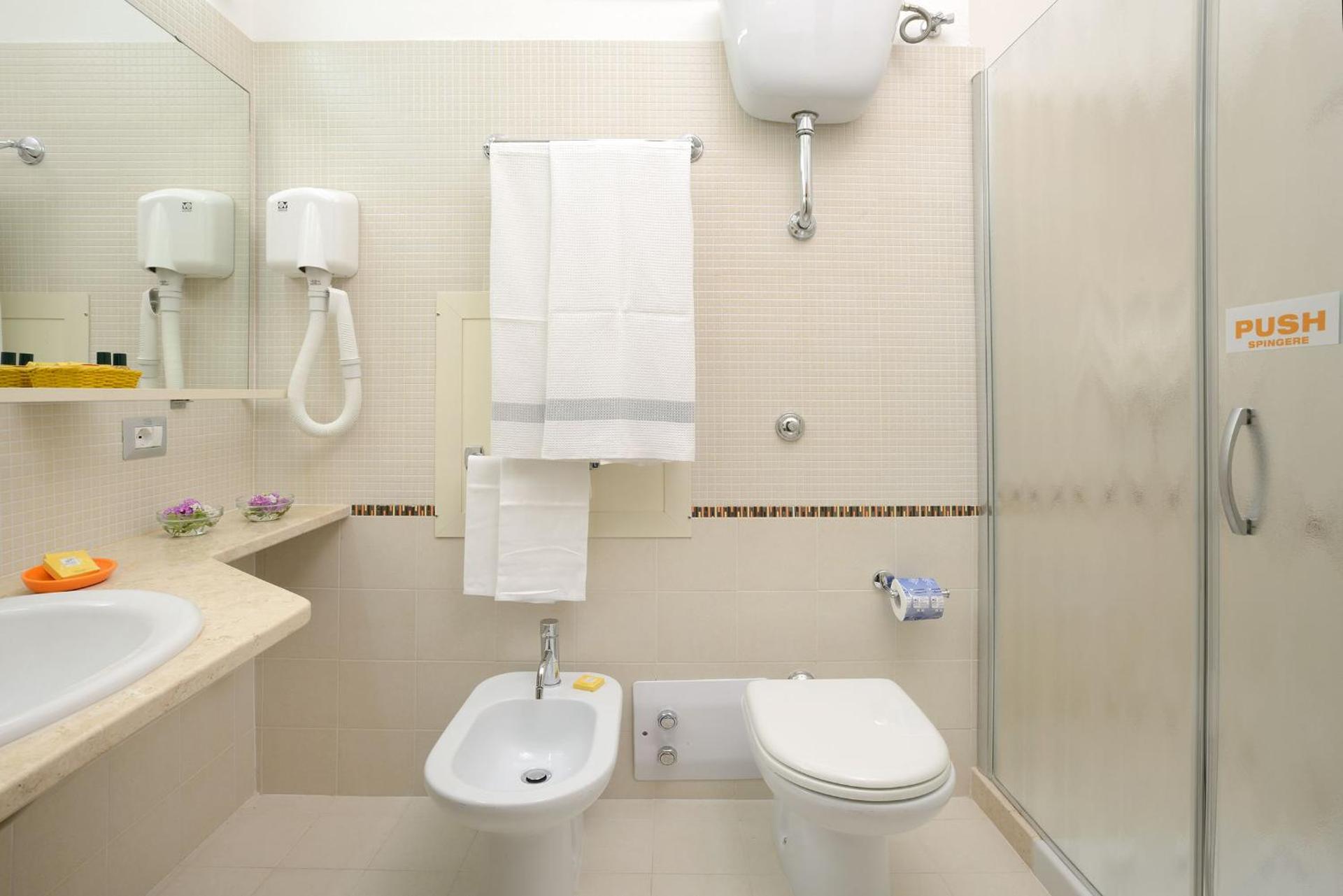 Hotel Oasis - Photo 5