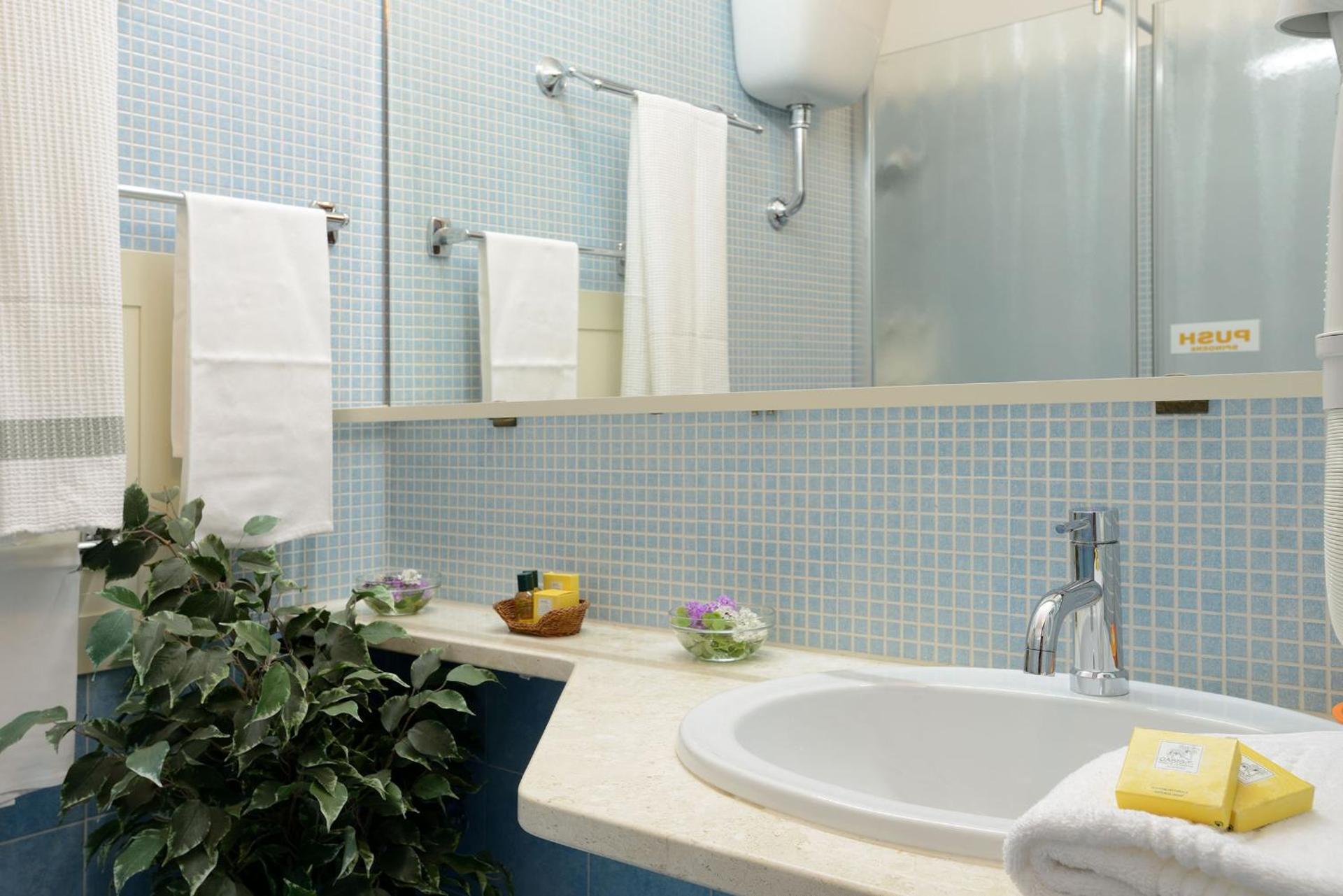 Hotel Oasis - Photo 4