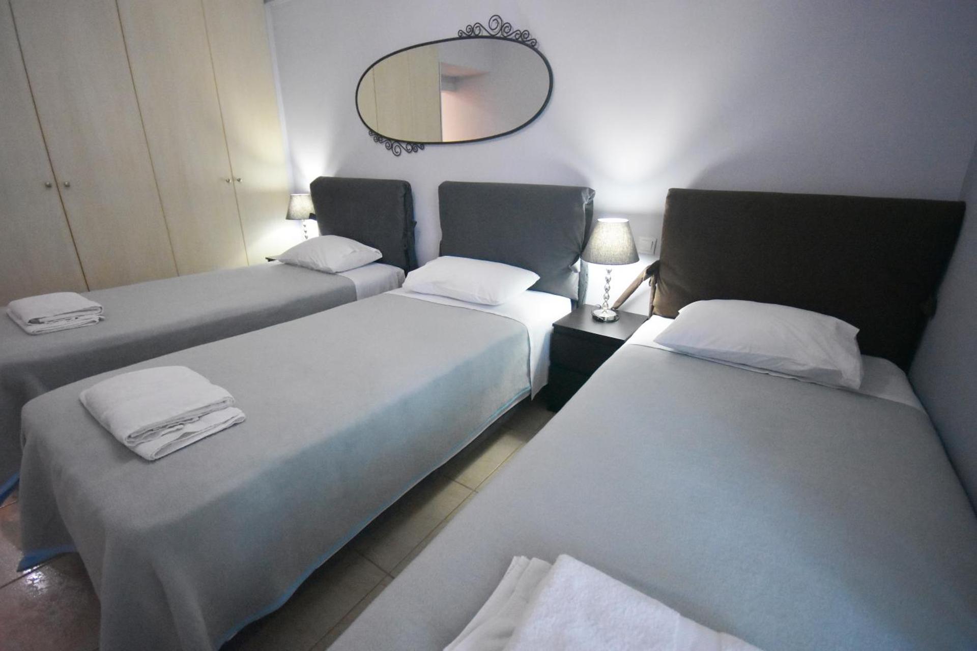 A&J Apartments or Rooms athens airport - Photo 4