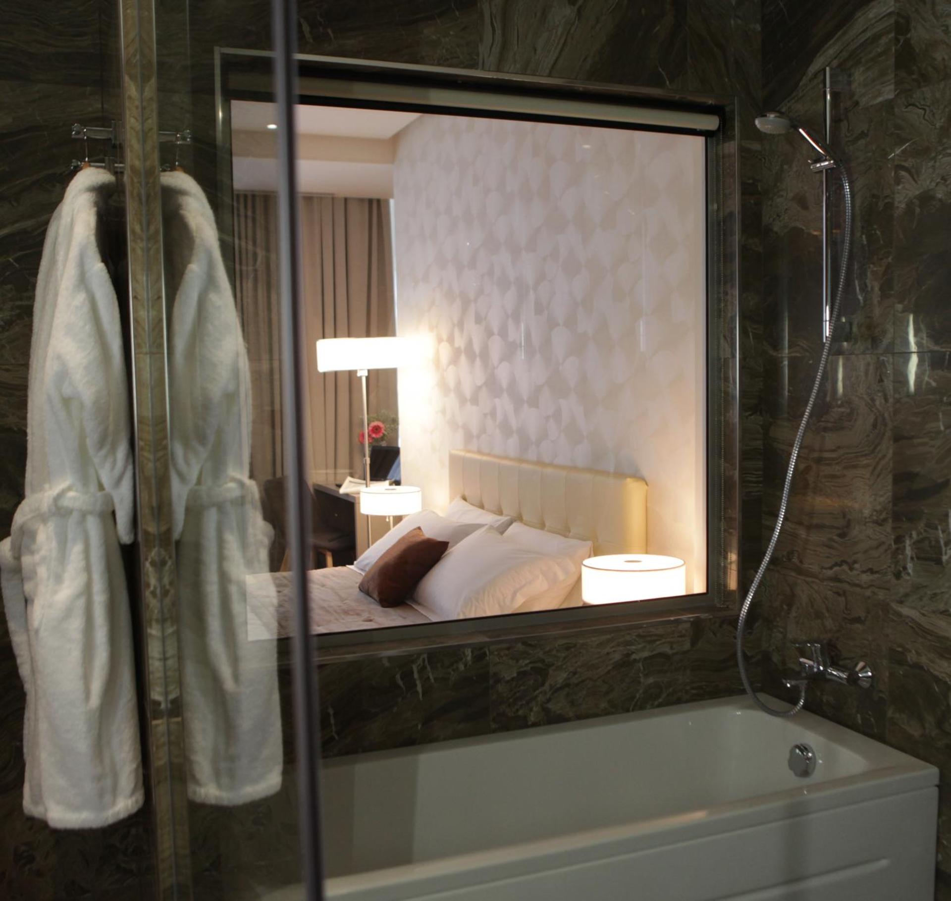 Best Western Premier Ark Hotel - Photo 26