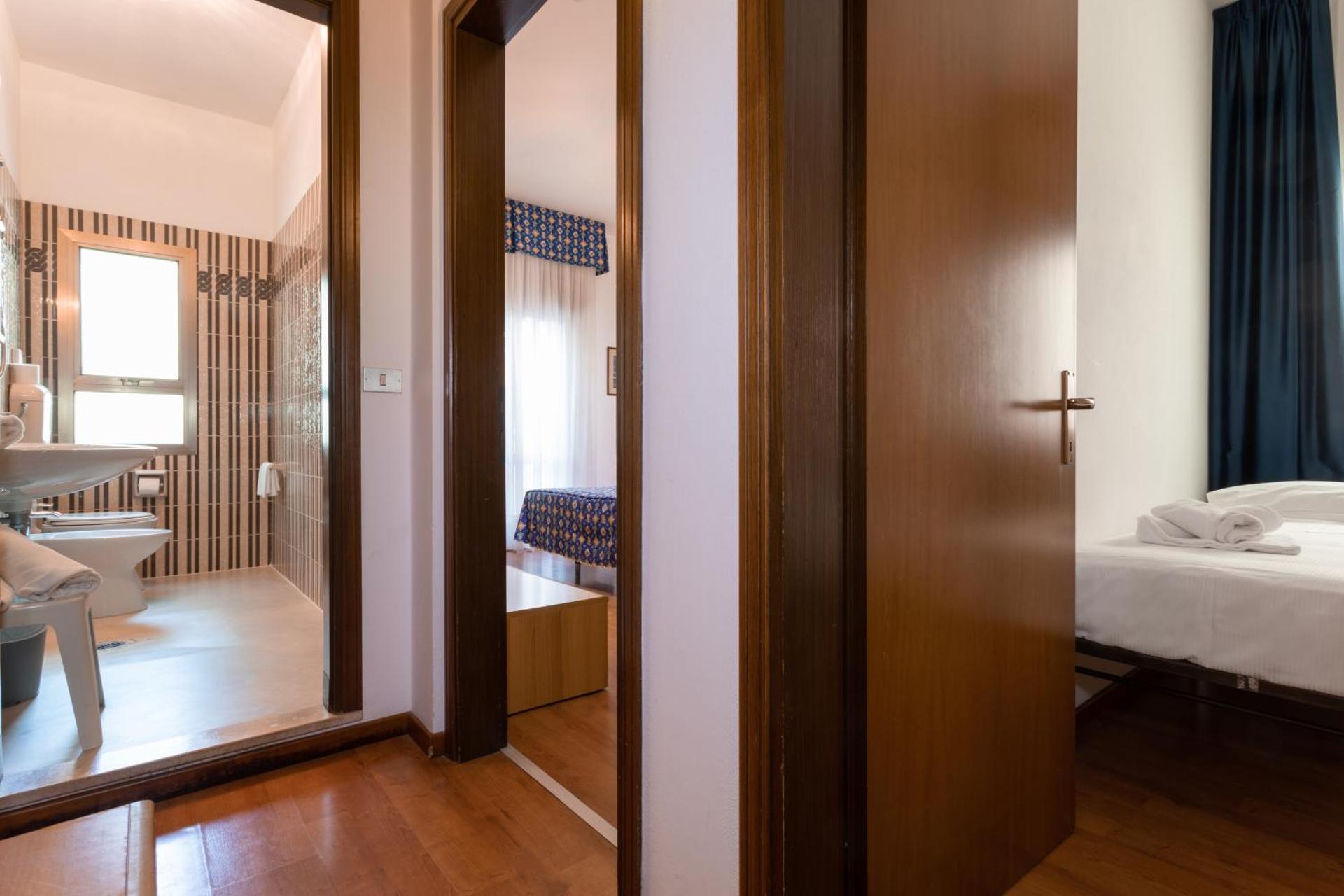 Hotel Diana - Photo 46