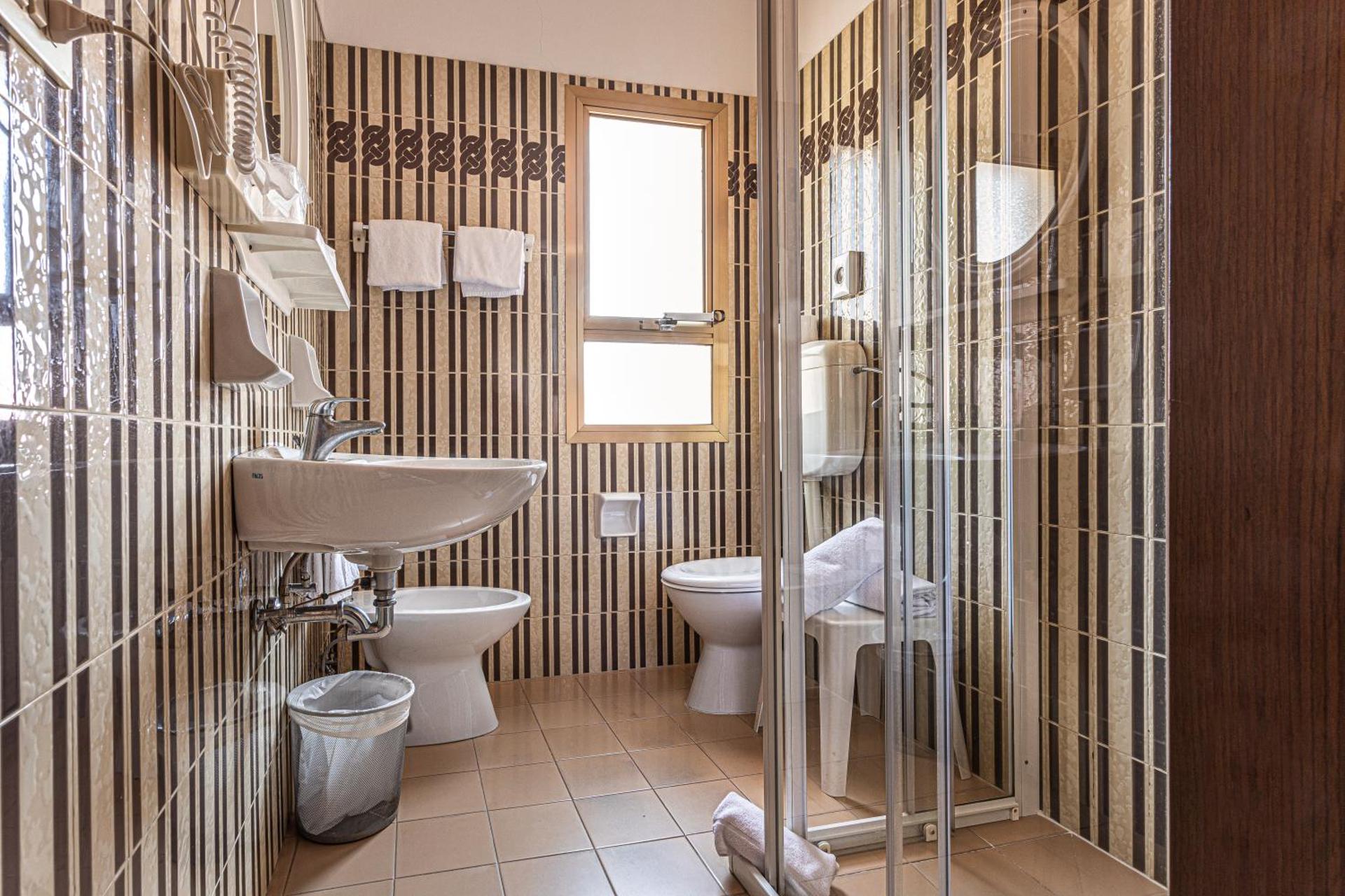 Hotel Diana - Photo 56