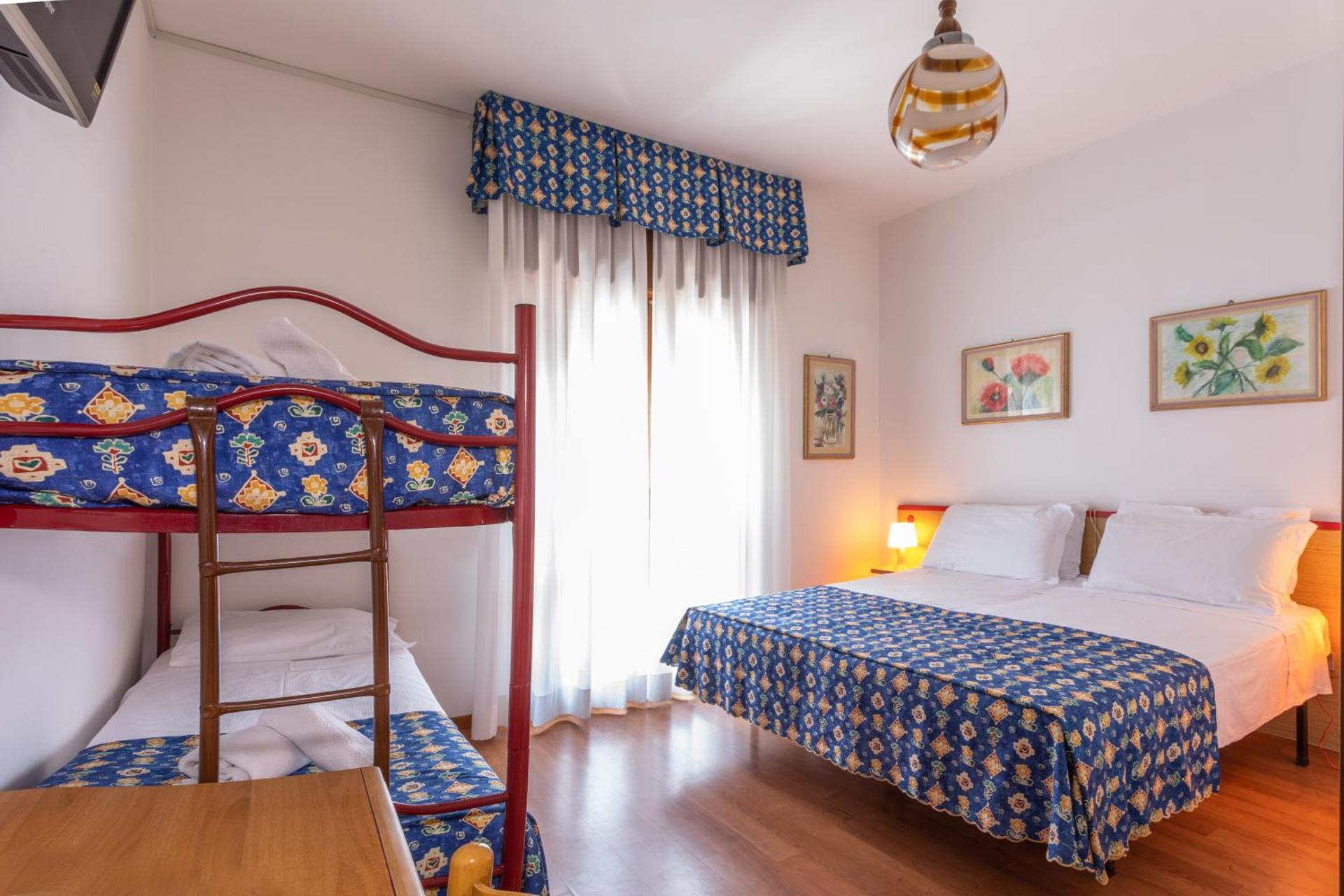 Hotel Diana - Photo 52