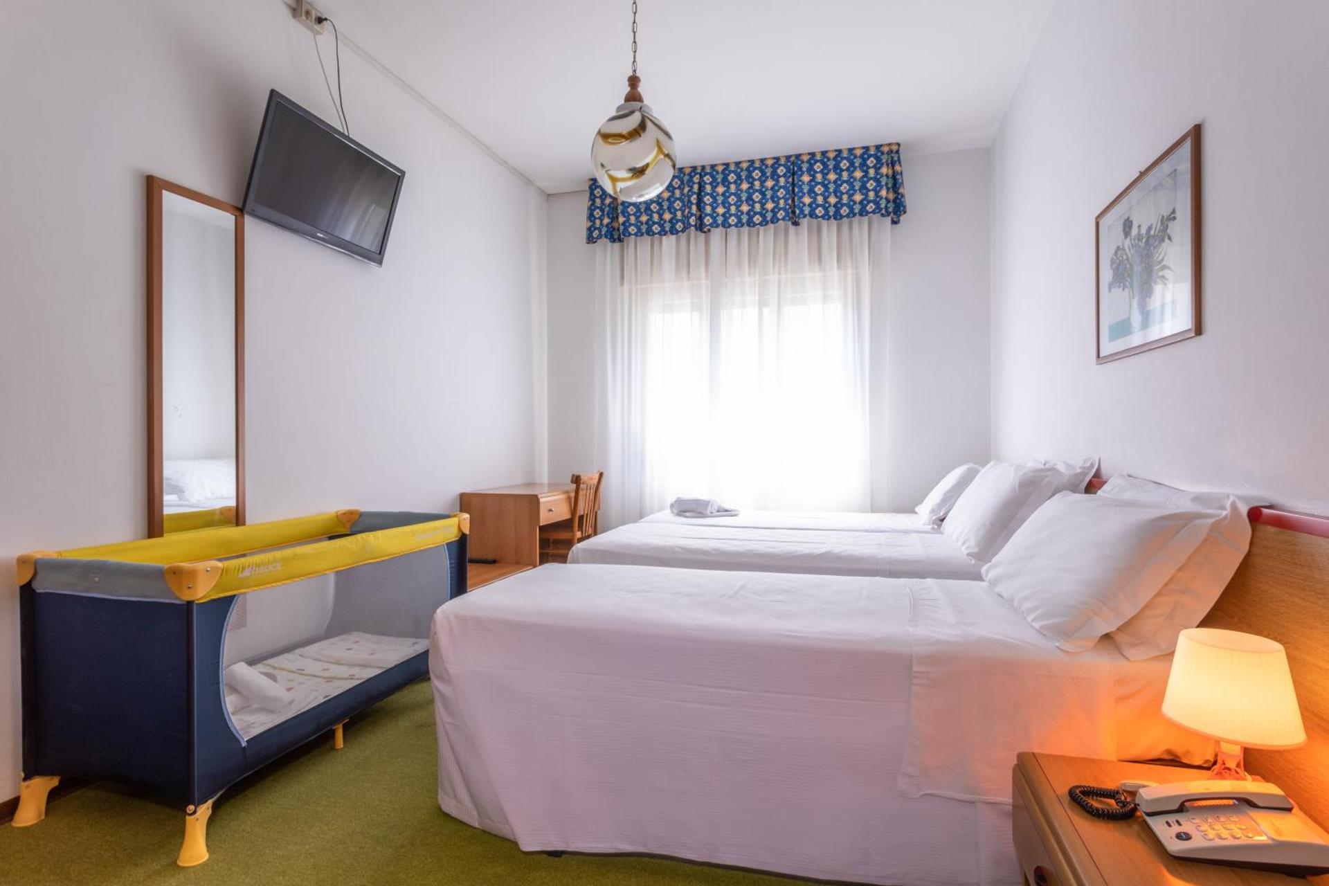 Hotel Diana - Photo 48