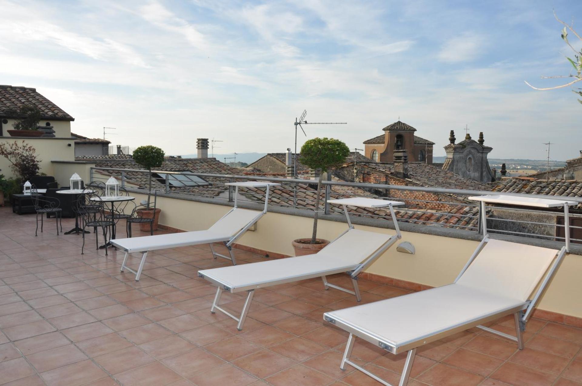 Hotel Urbano V - Photo 2