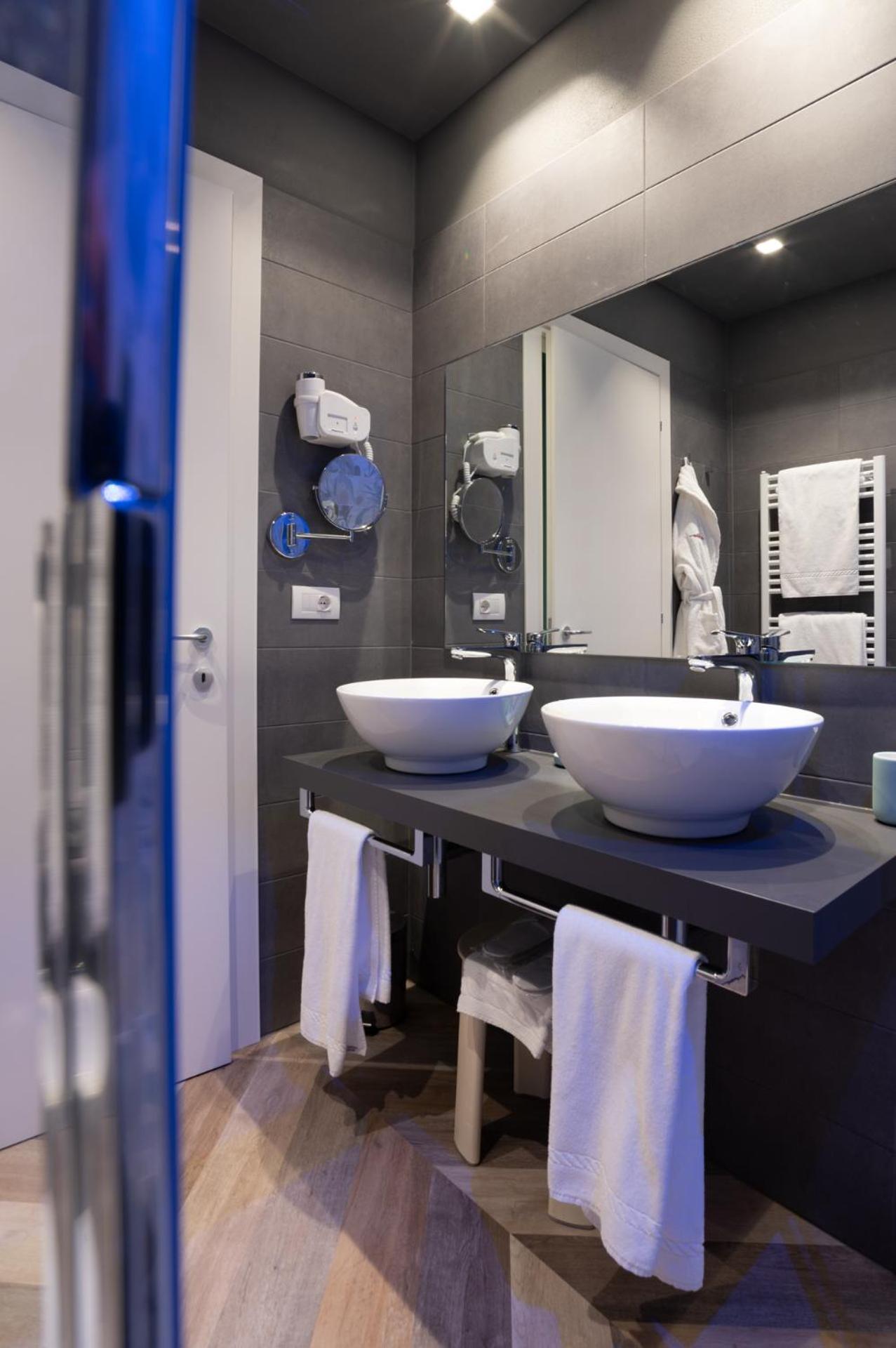 Hotel Monte Rosa - Photo 55
