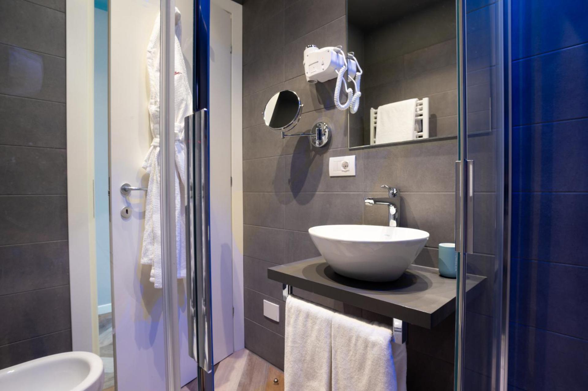 Hotel Monte Rosa - Photo 113