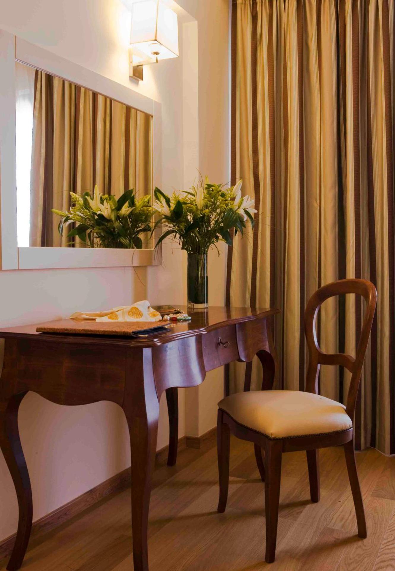 Valis Resort Hotel - Photo 9