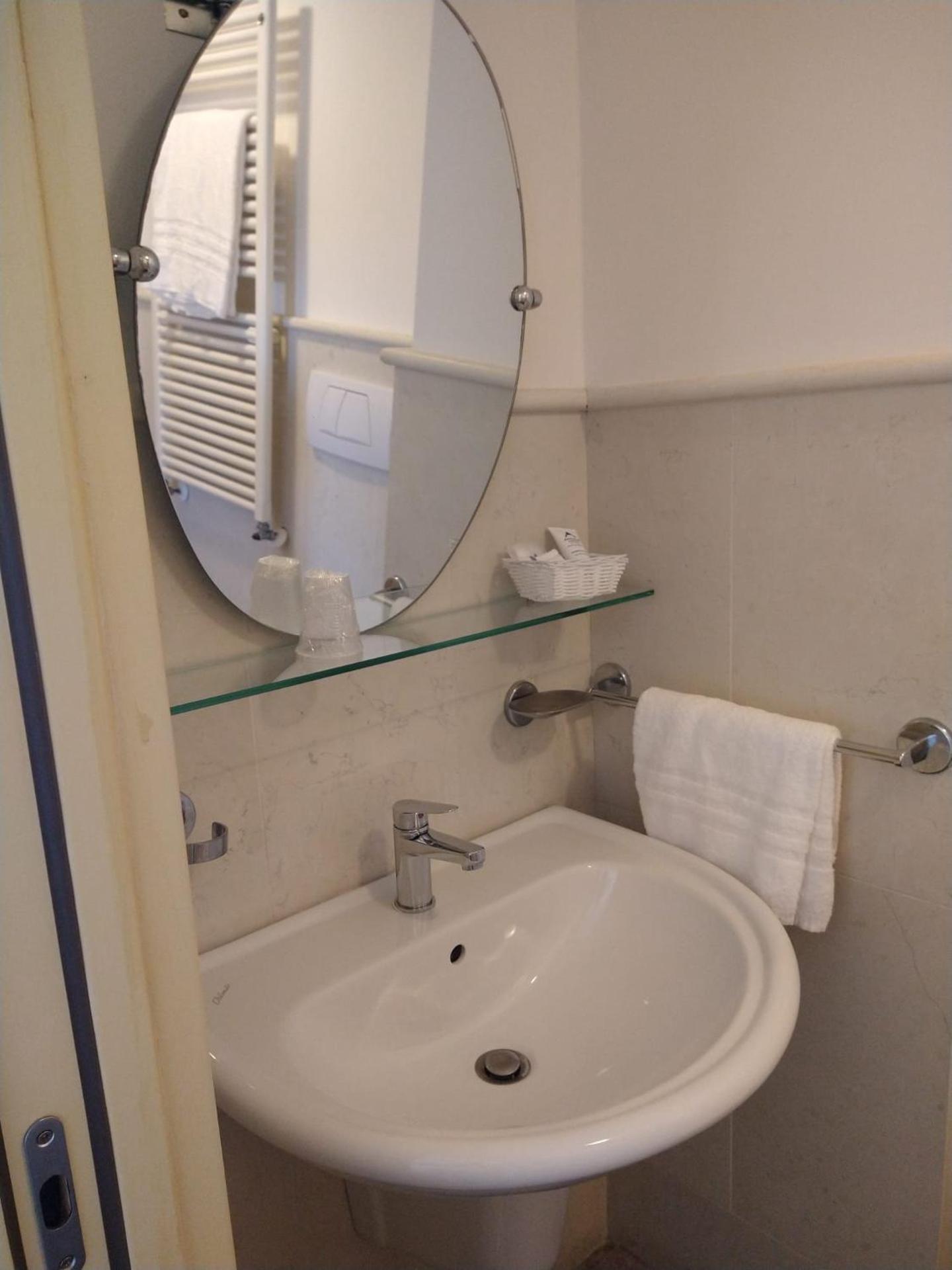 Hotel Centrale - Photo 22