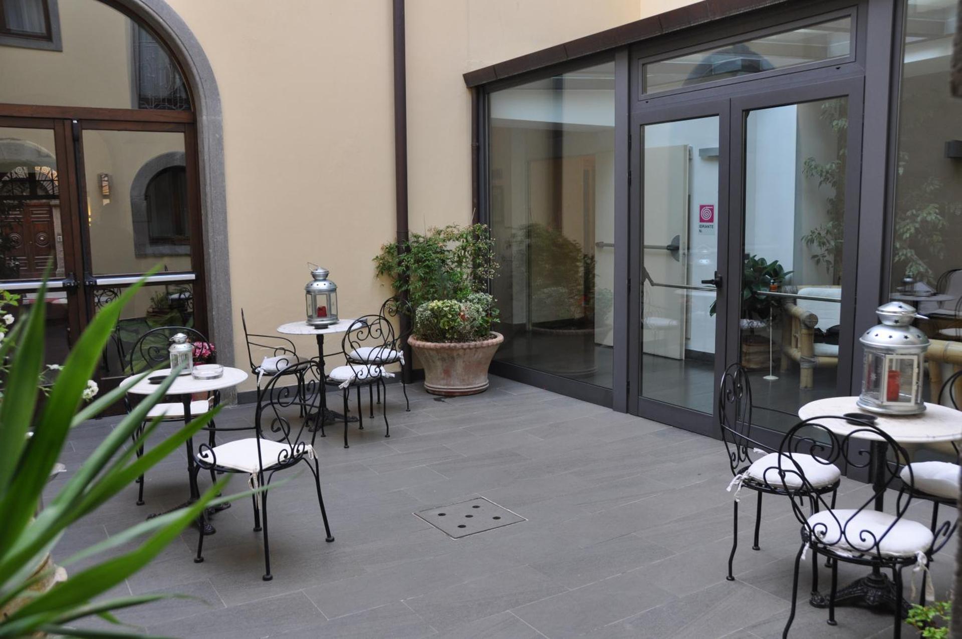 Hotel Urbano V - Photo 13