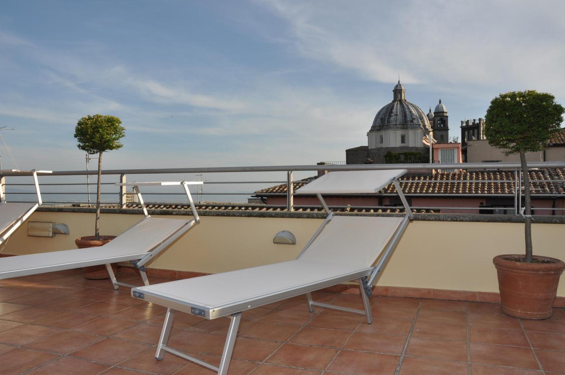 Hotel Urbano V - Photo 16