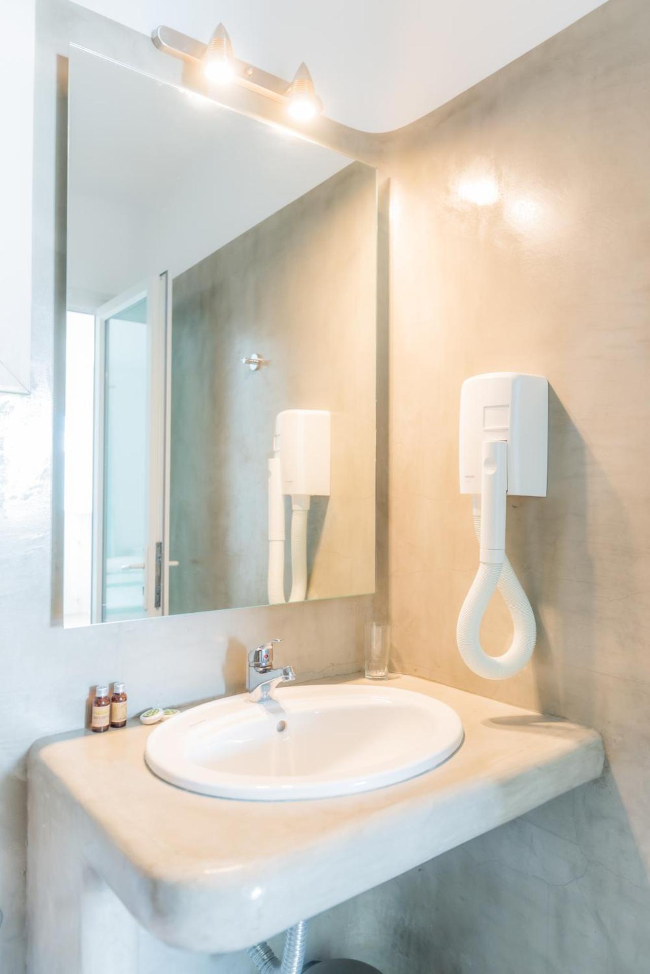 Paradise Beach Resort - Photo 9