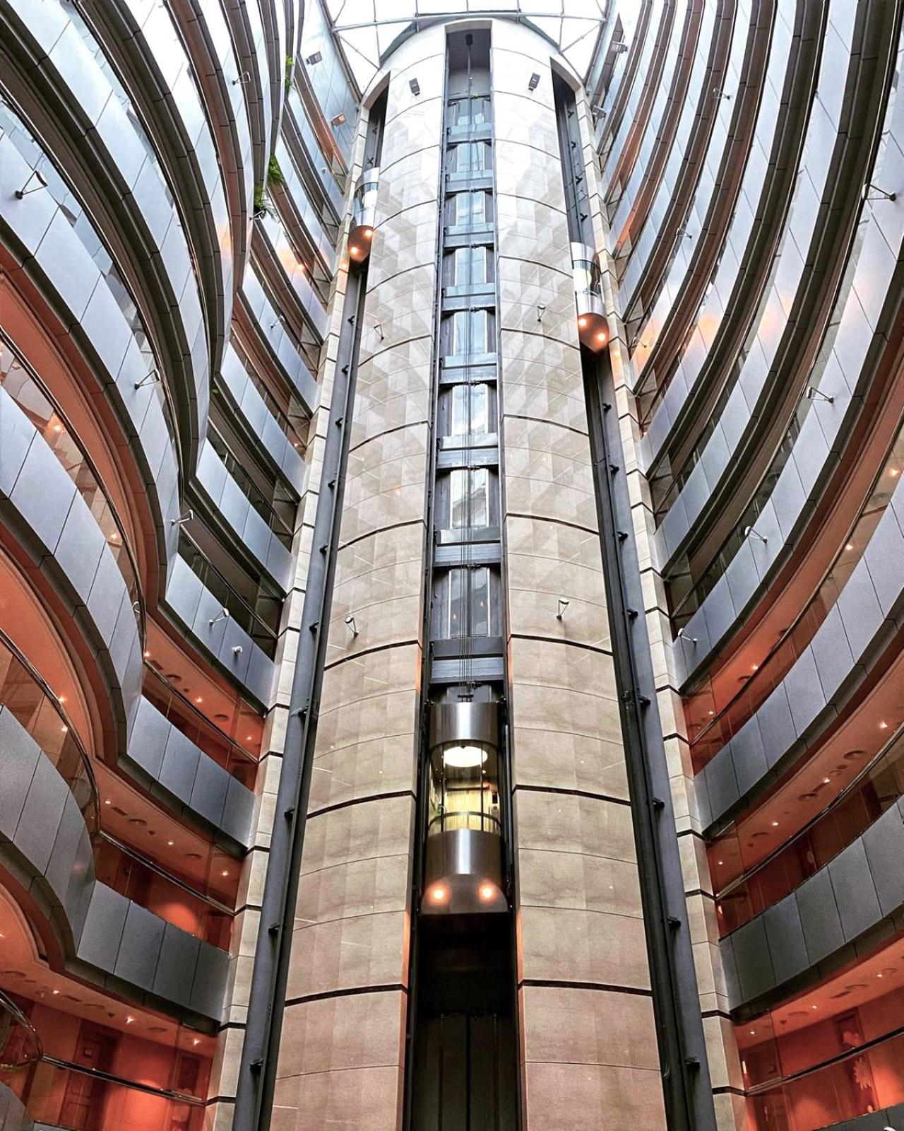 City Seasons Hotel Dubai - Photo 23