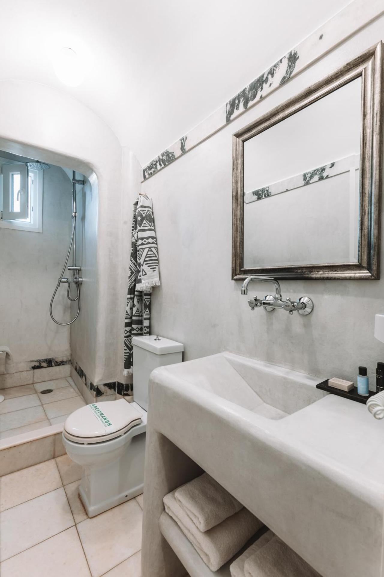Athina Studios and Suites Plaka - Photo 18