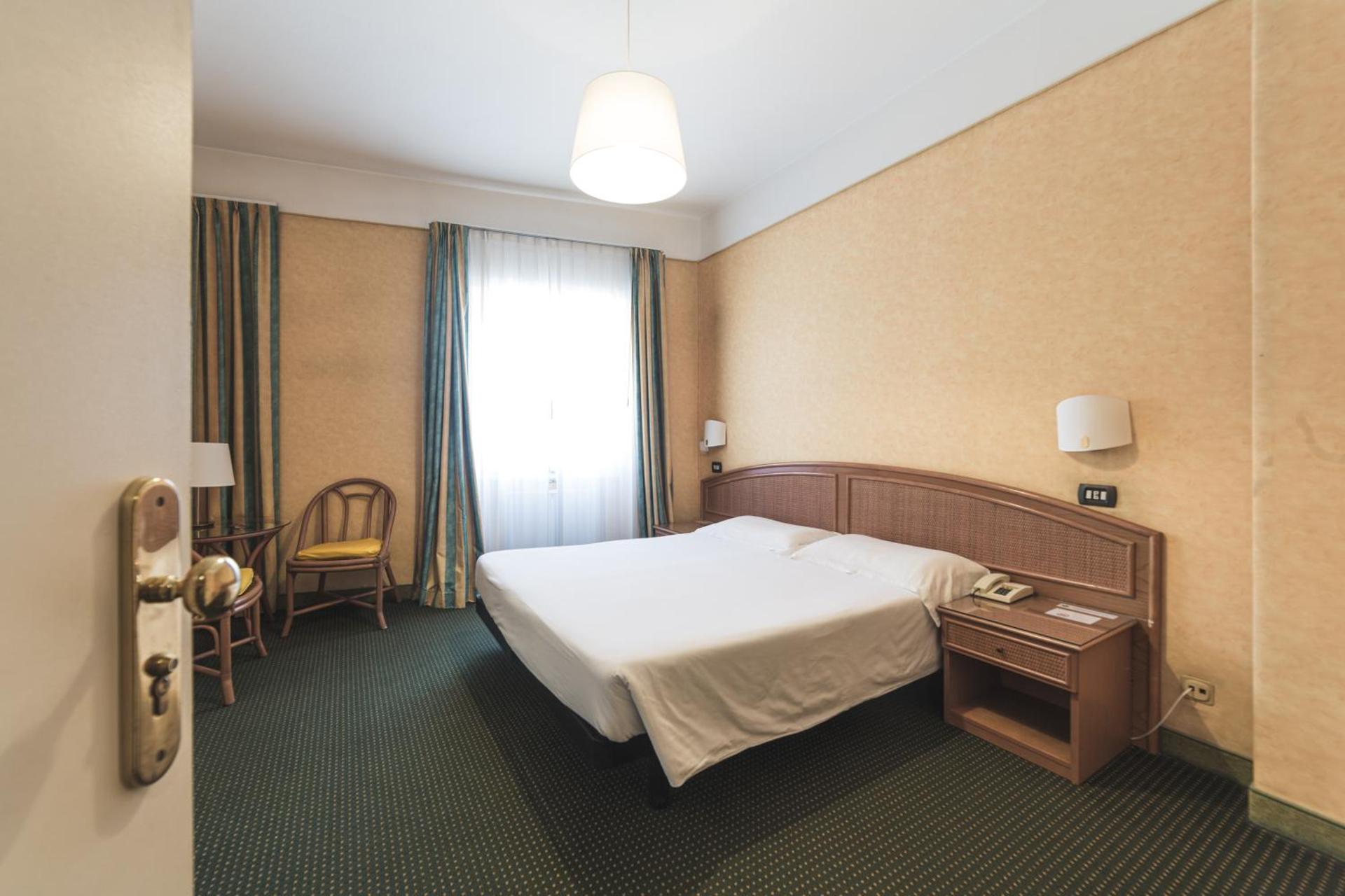 Double Room with Railway View