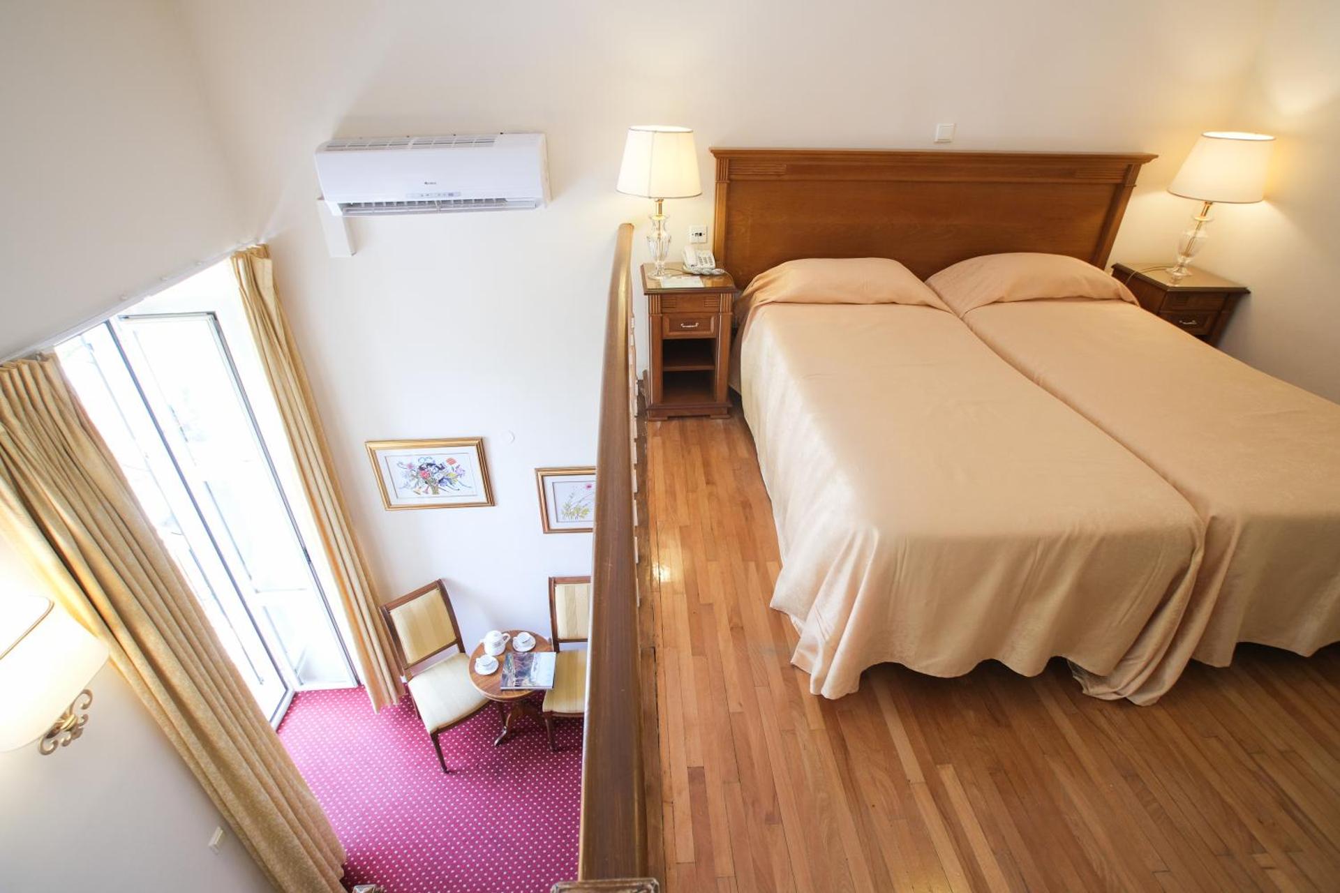 Cavalieri Hotel - Photo 21