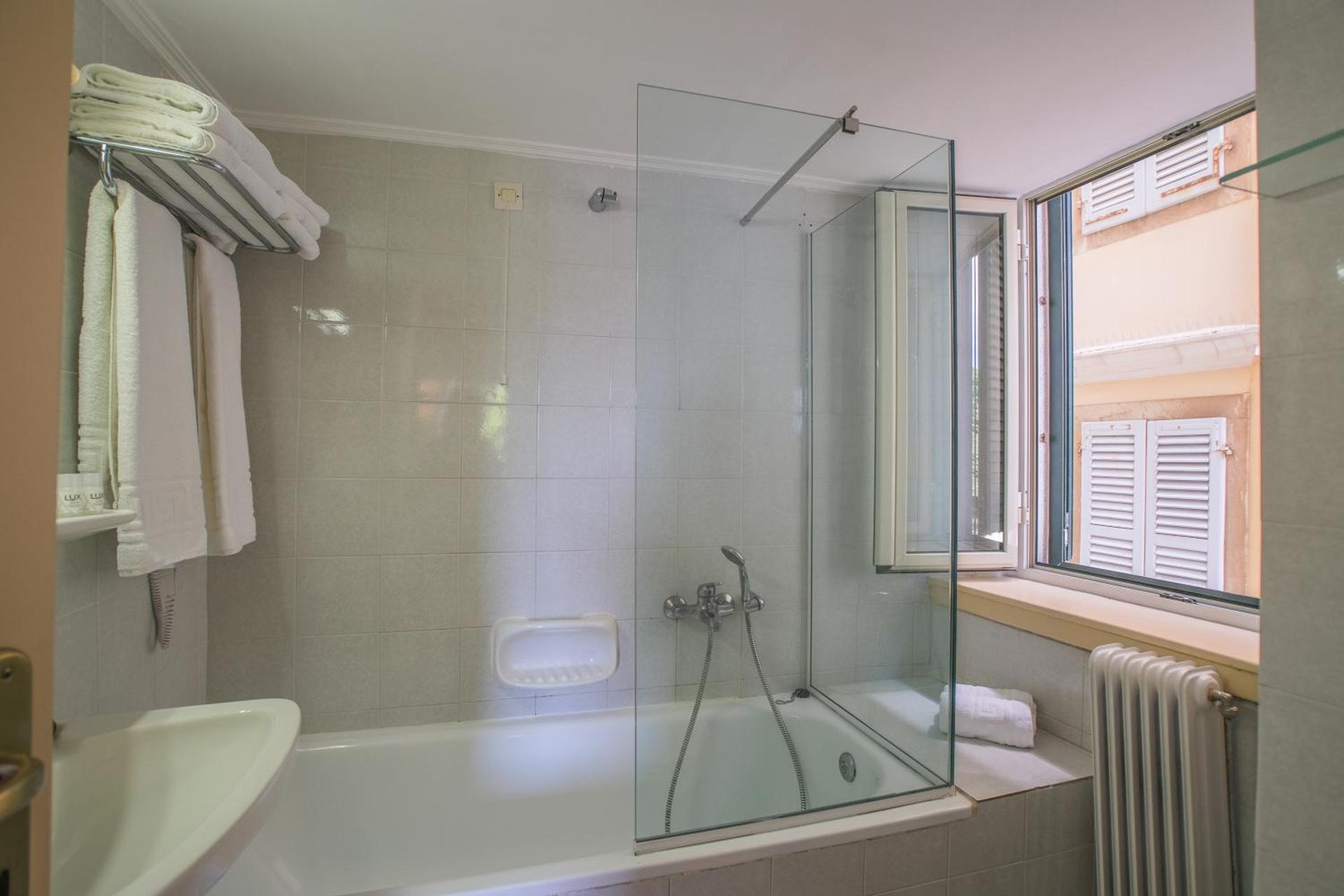 Cavalieri Hotel - Photo 25