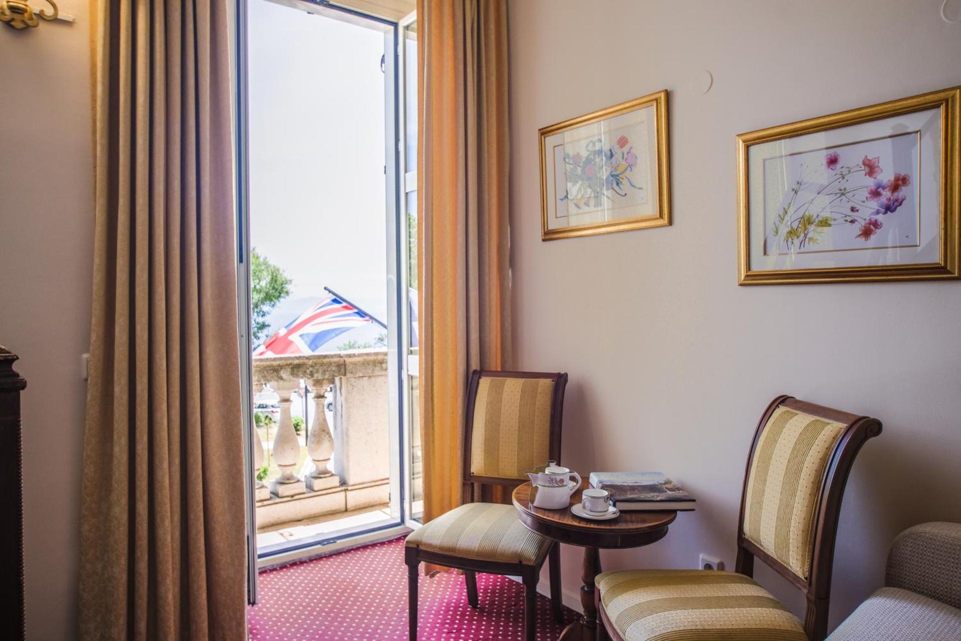 Cavalieri Hotel - Photo 26