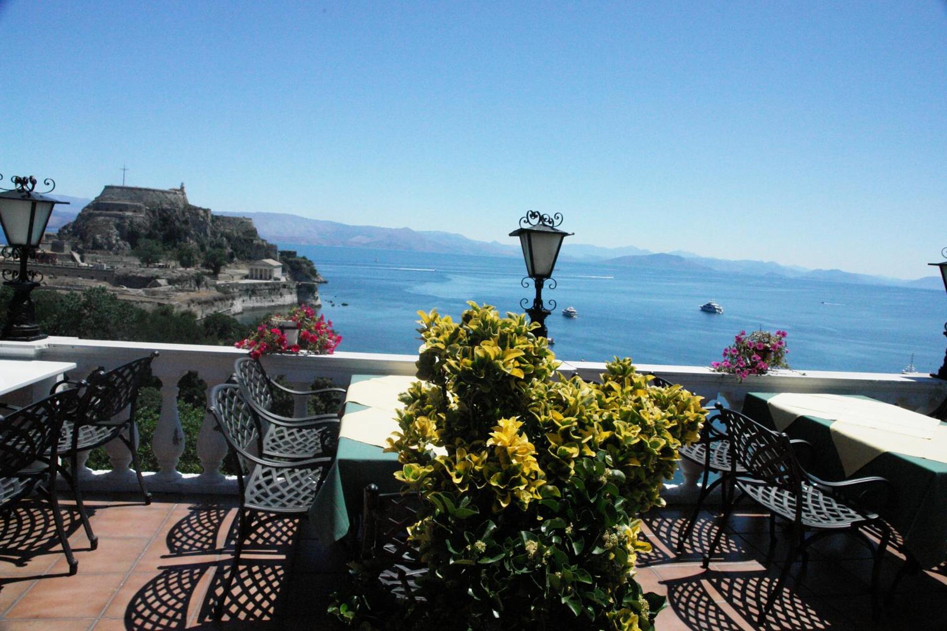 Cavalieri Hotel - Photo 79