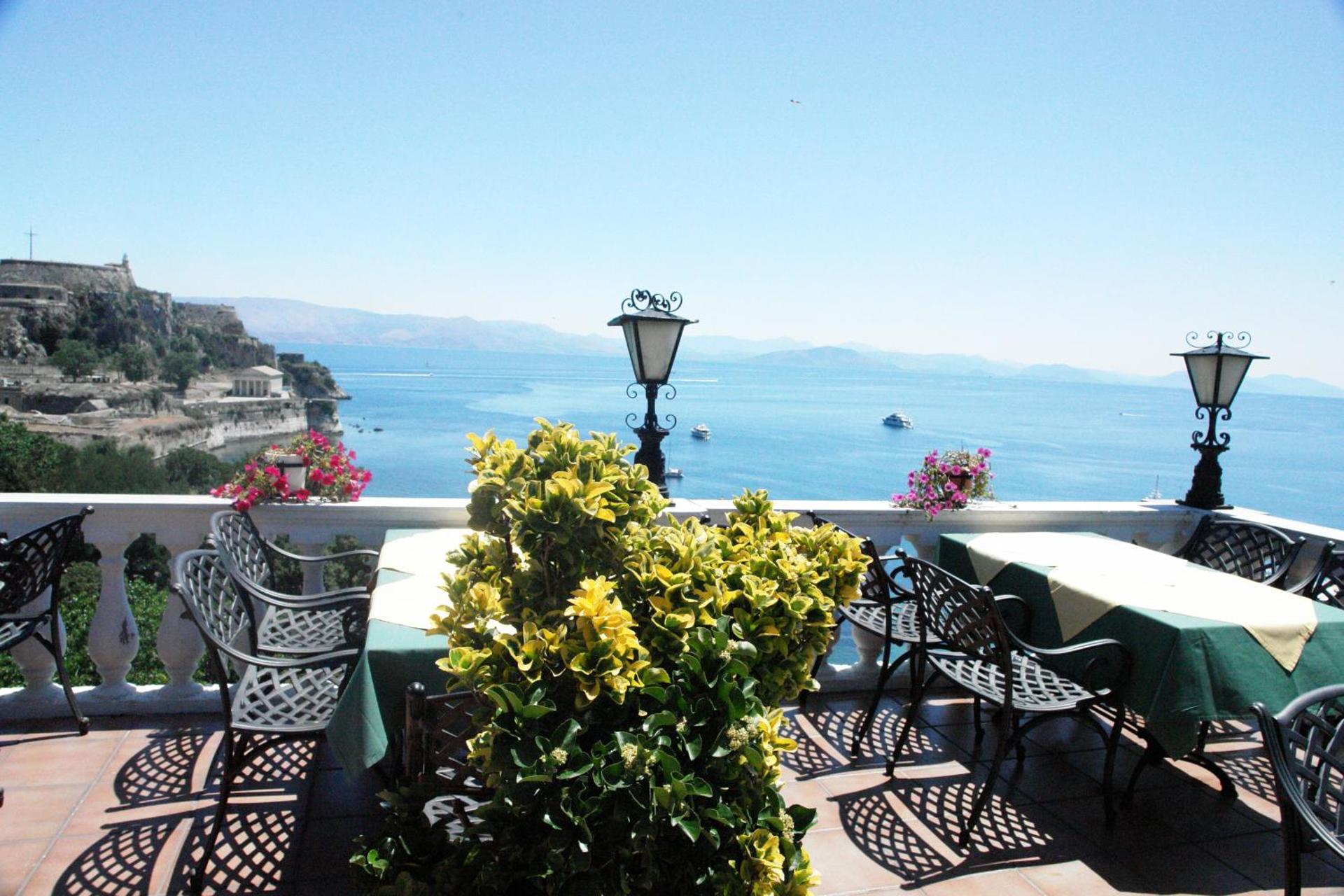 Cavalieri Hotel - Photo 77