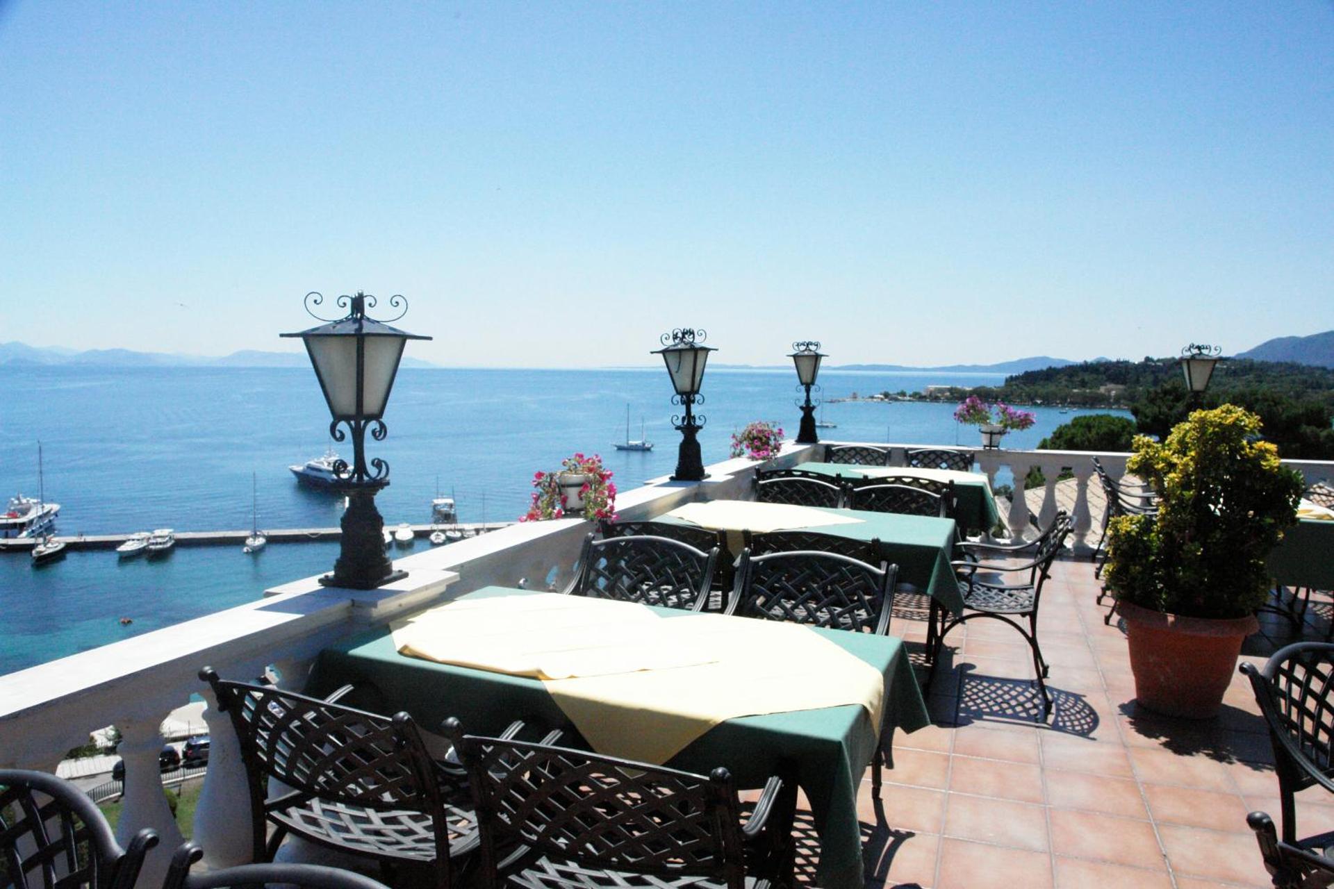 Cavalieri Hotel - Photo 74