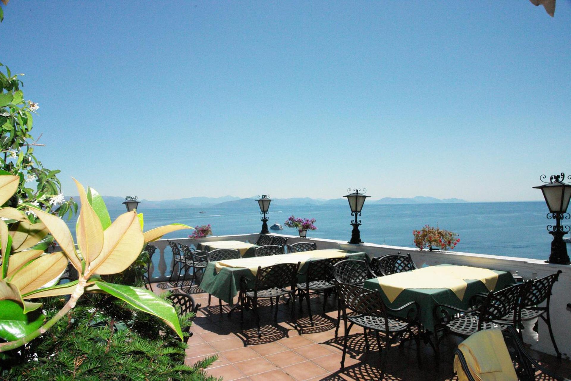 Cavalieri Hotel - Photo 73