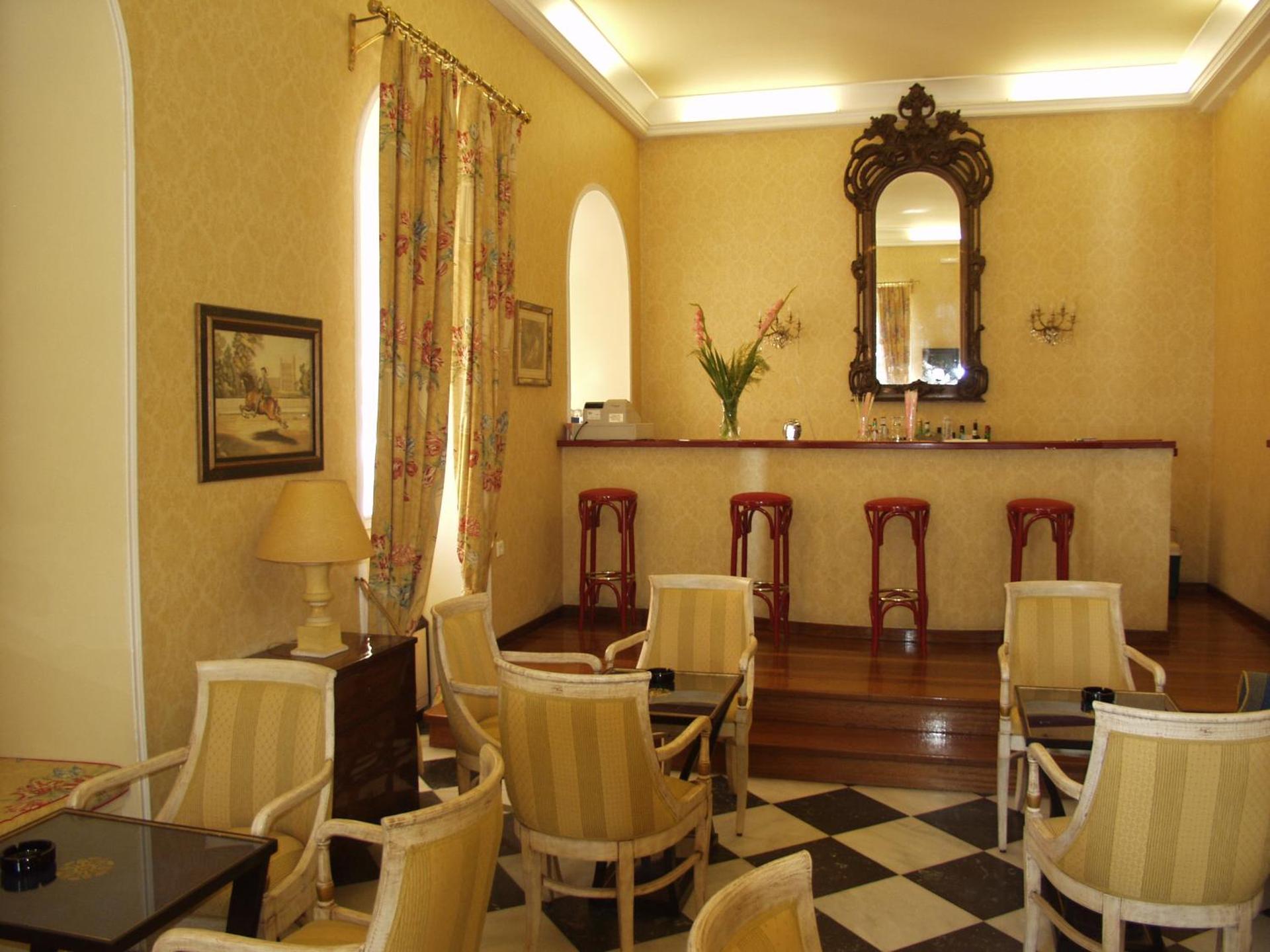 Cavalieri Hotel - Photo 85