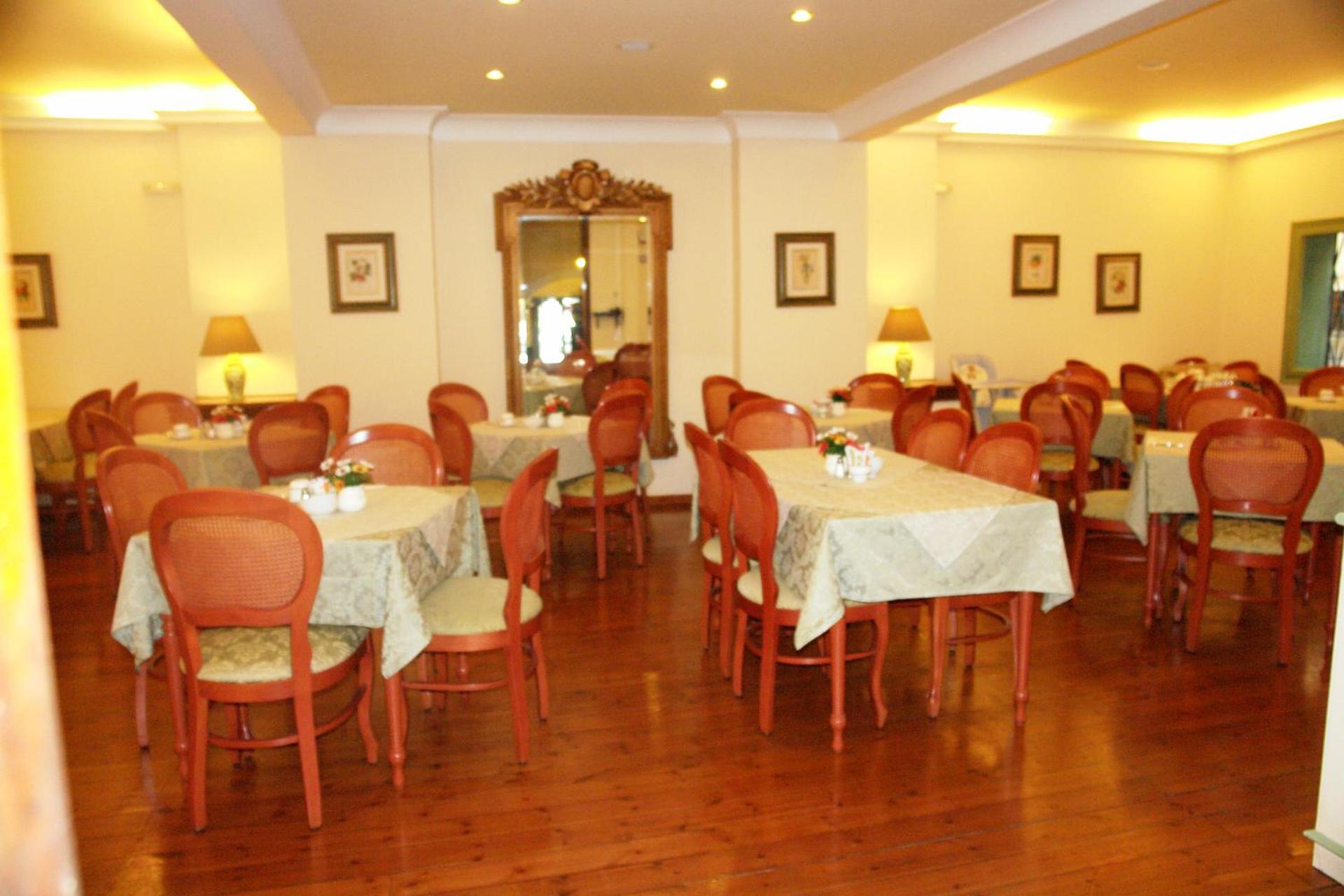 Cavalieri Hotel - Photo 89