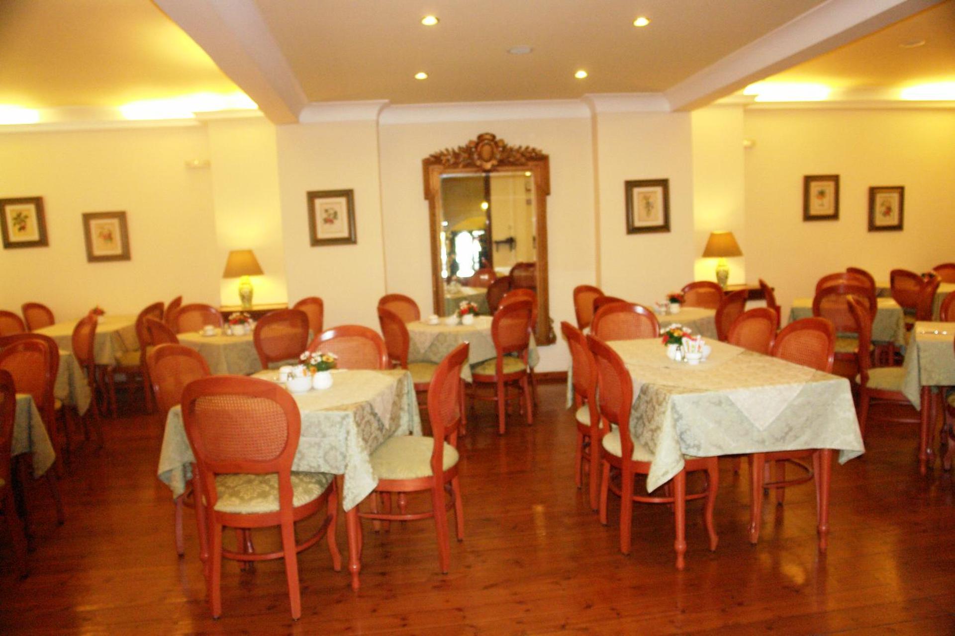 Cavalieri Hotel - Photo 90