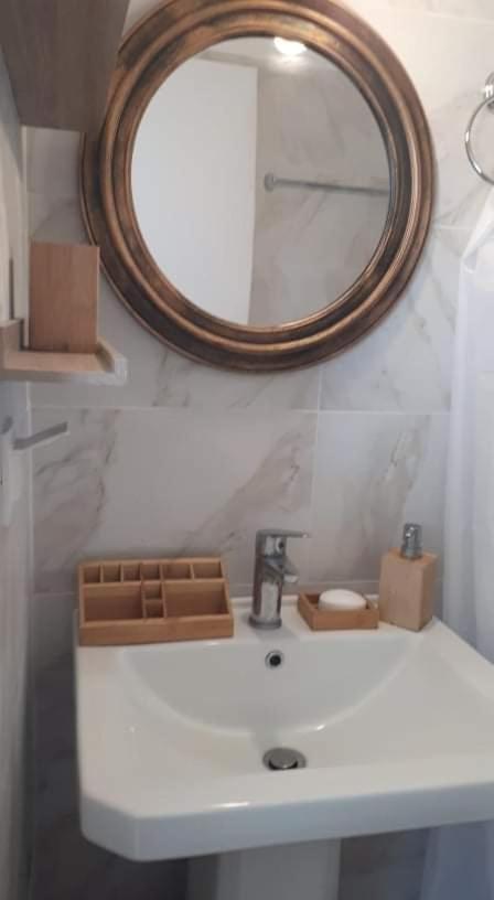 STATHIS GUESTHOUSE - Photo 10