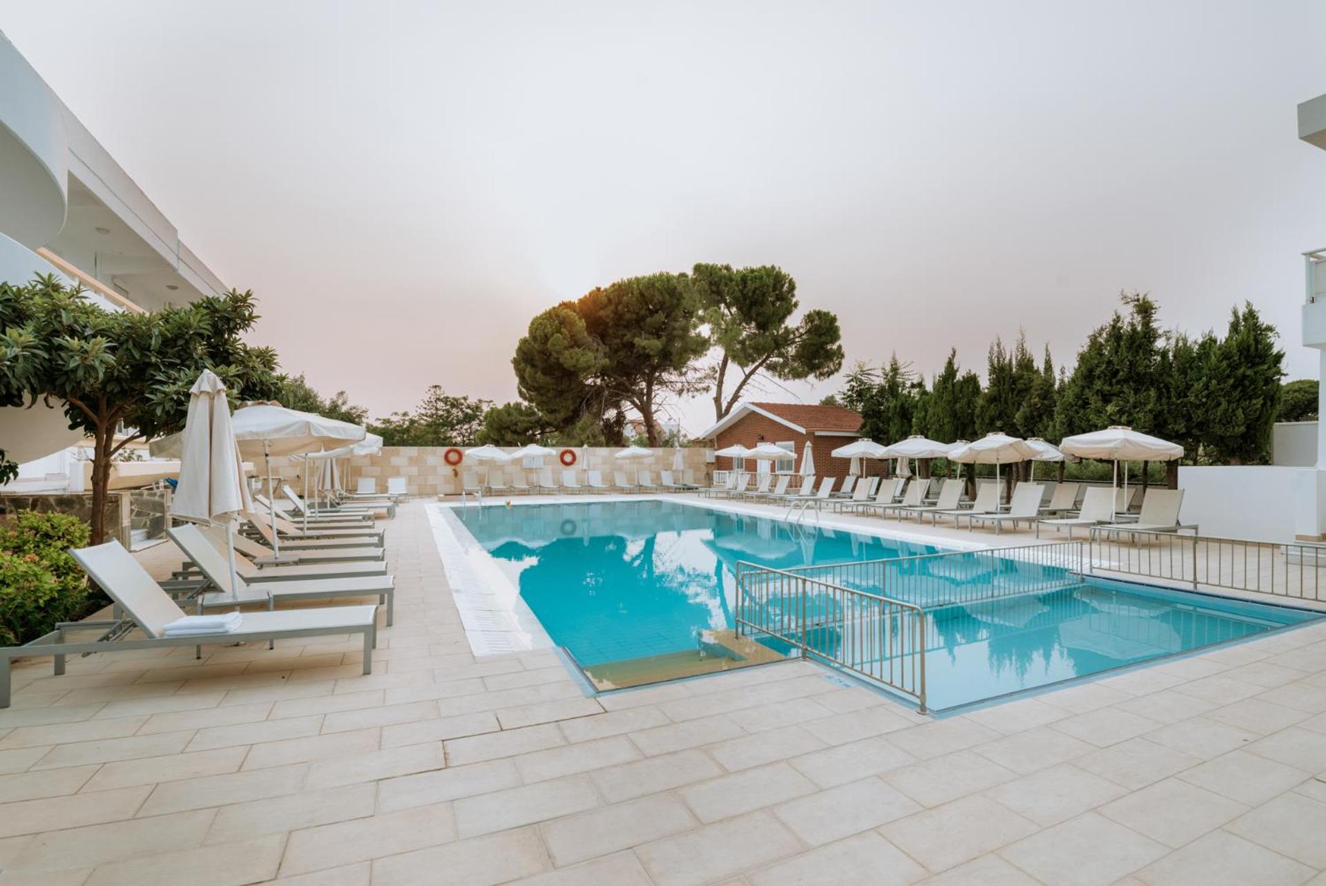 Paleos Hotel Apartments - Photo 13