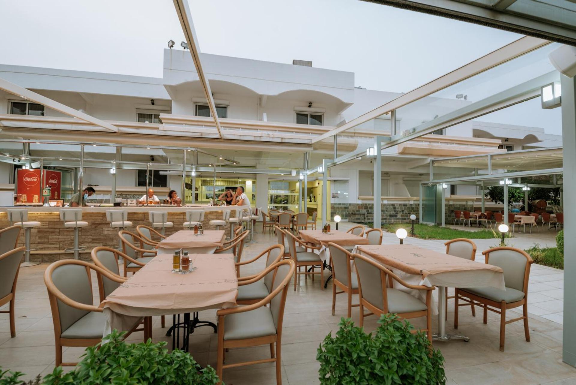 Paleos Hotel Apartments - Photo 18