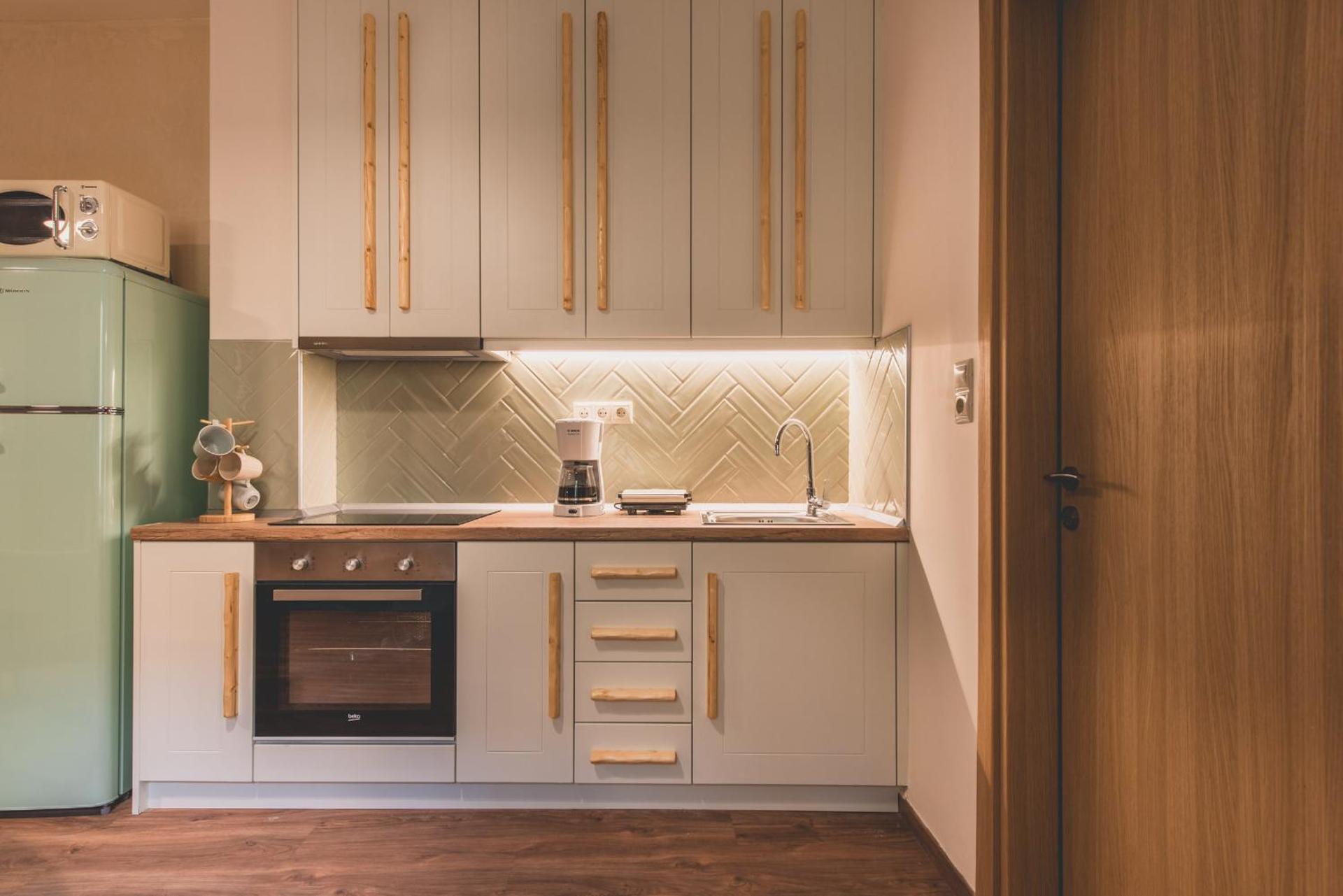 Luxury Apartment with Acropolis view Terrace and Jacuzzi in the Heart of Athens - Living Stone Azurite - Photo 46