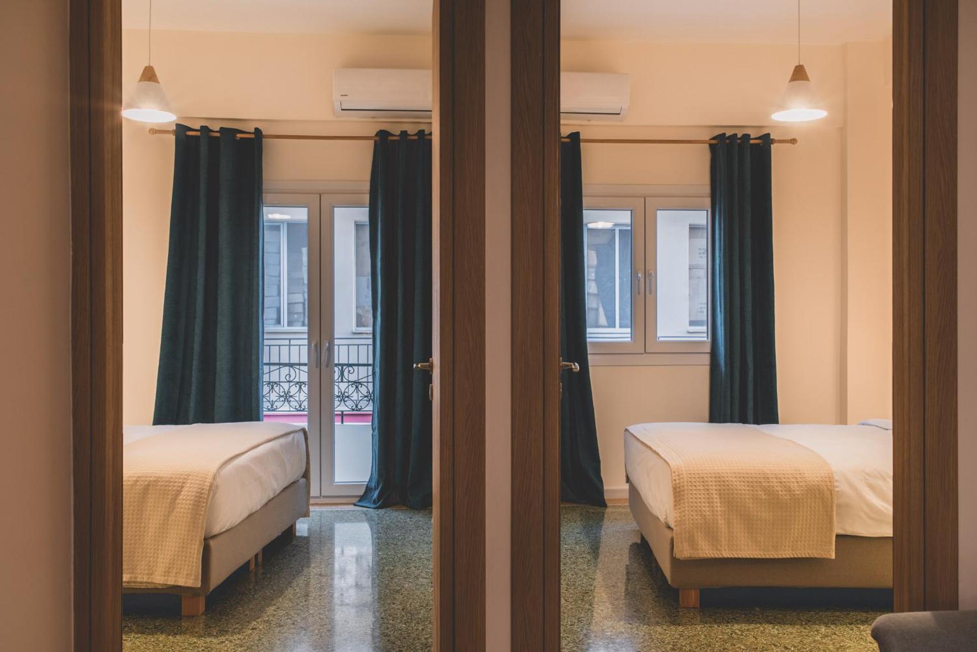 Luxury Apartment with Acropolis view Terrace and Jacuzzi in the Heart of Athens - Living Stone Azurite - Photo 14