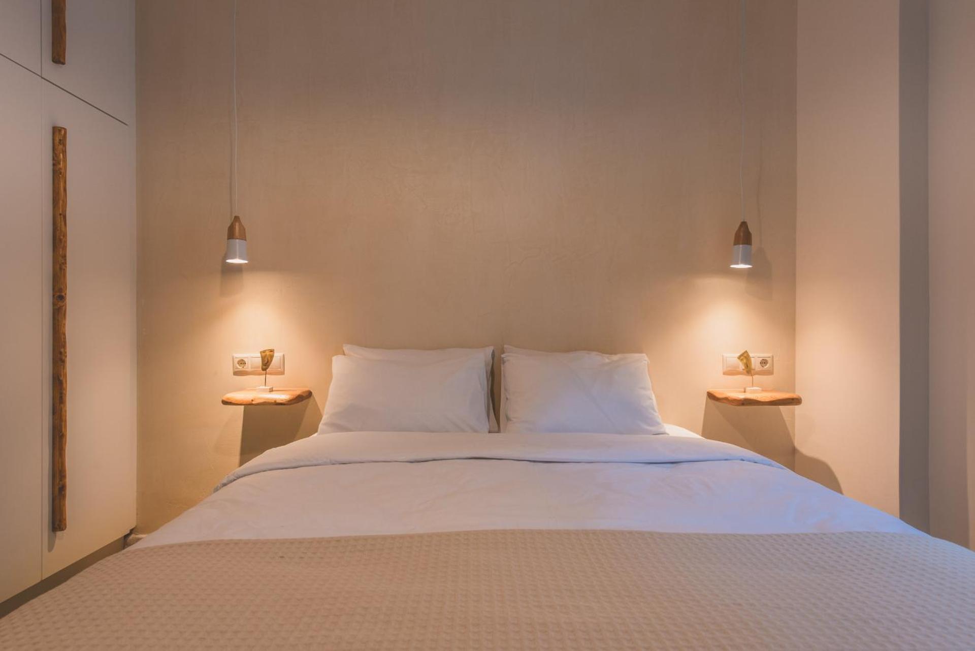 Luxury Apartment with Acropolis view Terrace and Jacuzzi in the Heart of Athens - Living Stone Azurite - Photo 2